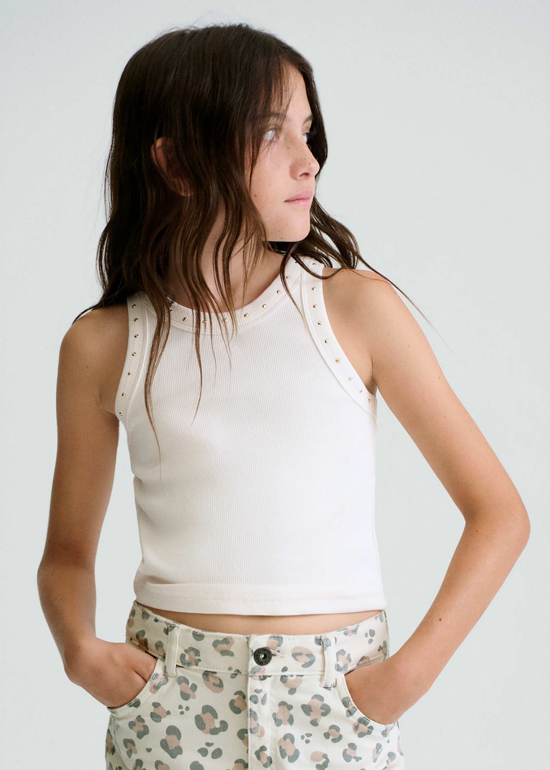 Ribbed t-shirt girl with studs