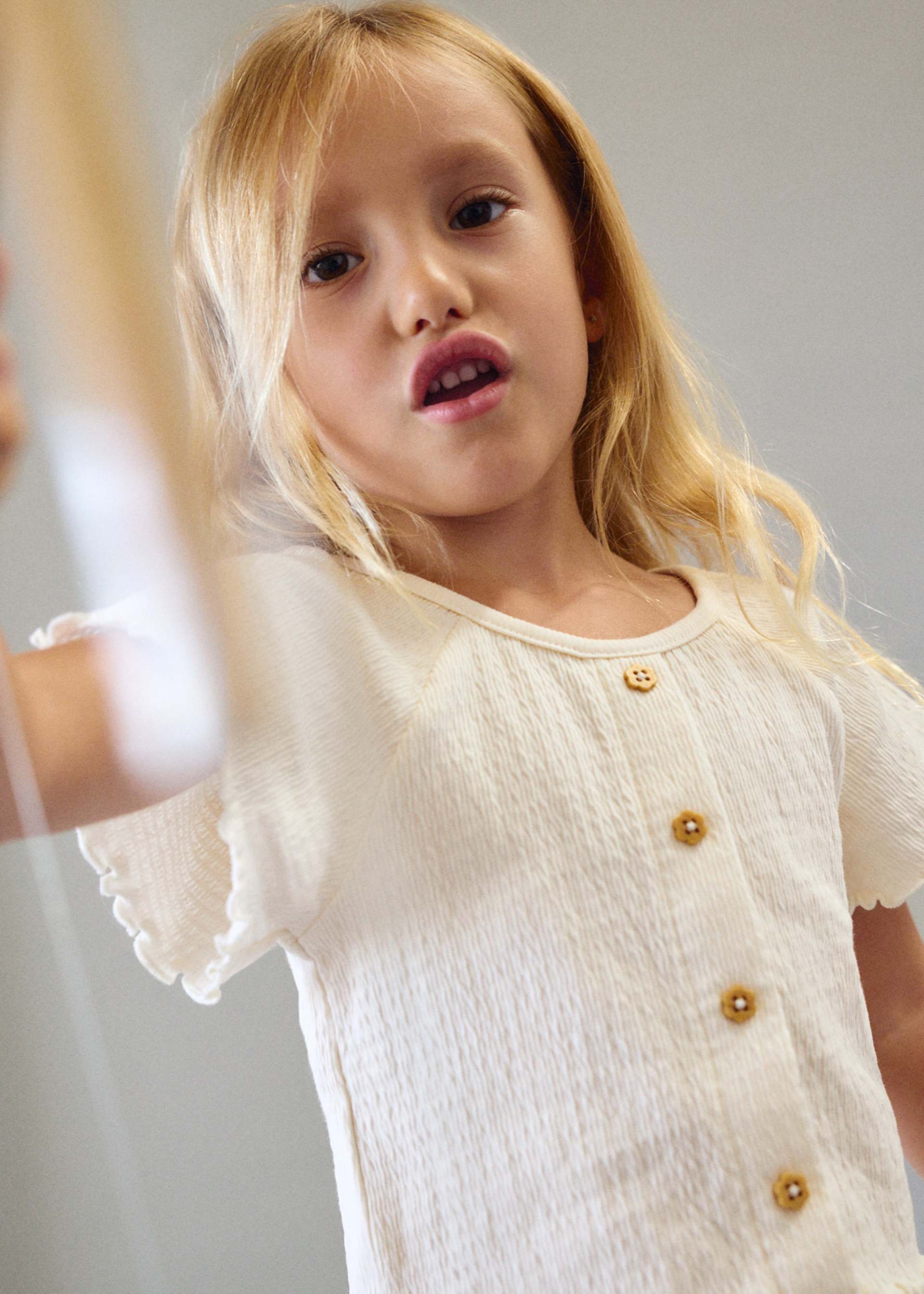 T-shirt girl with ruffles