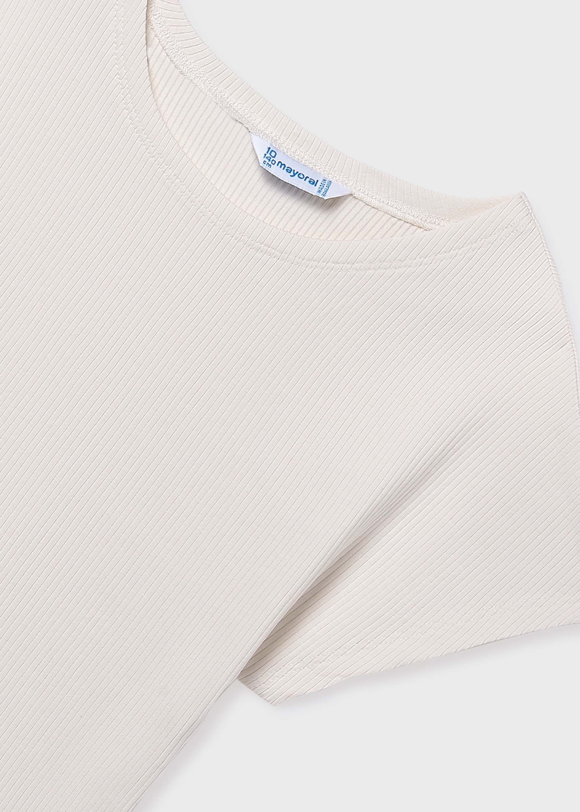 Ribbed t-shirt girl