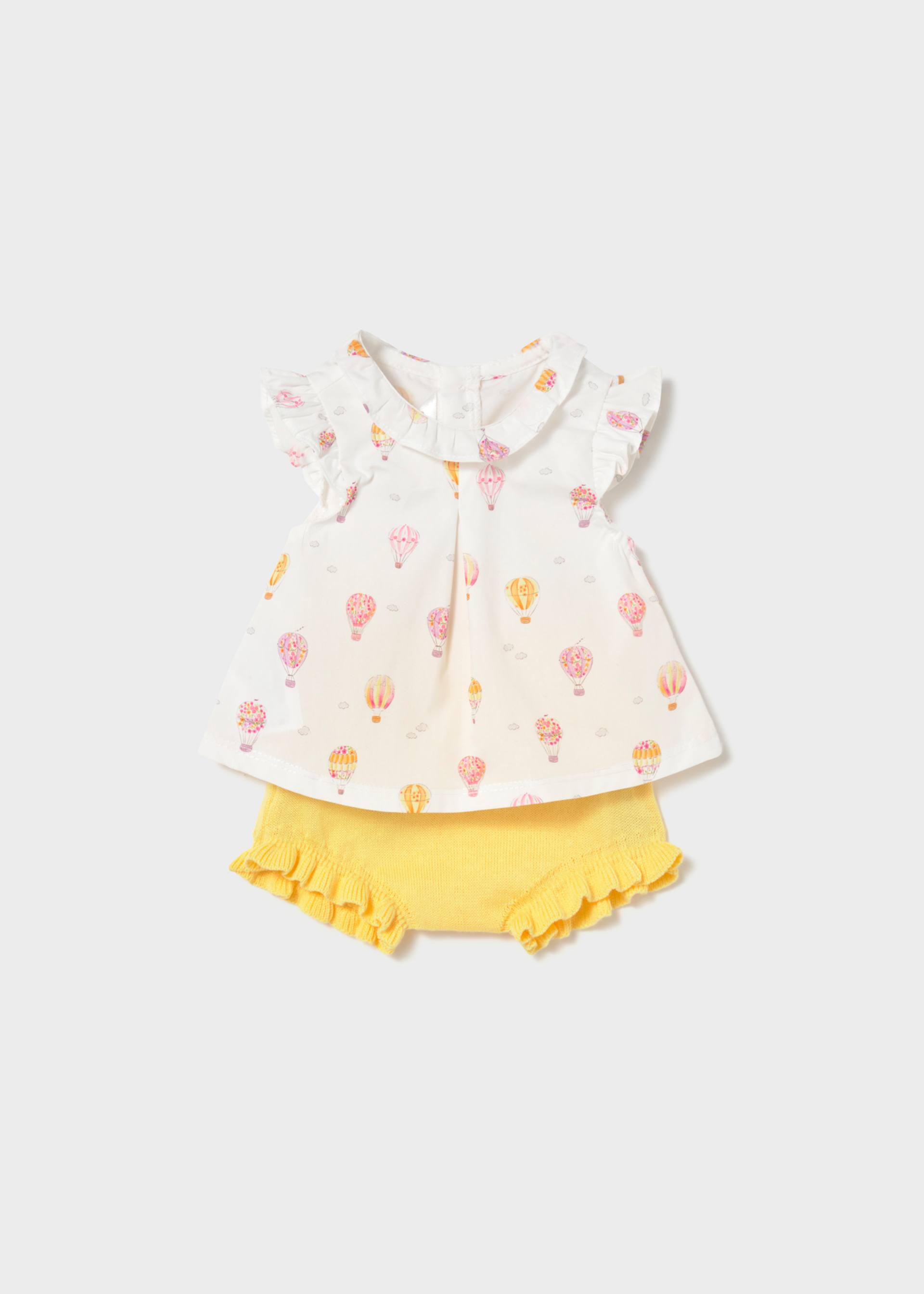 Conjunto cubrepañal y blusa con holanes recién nacida