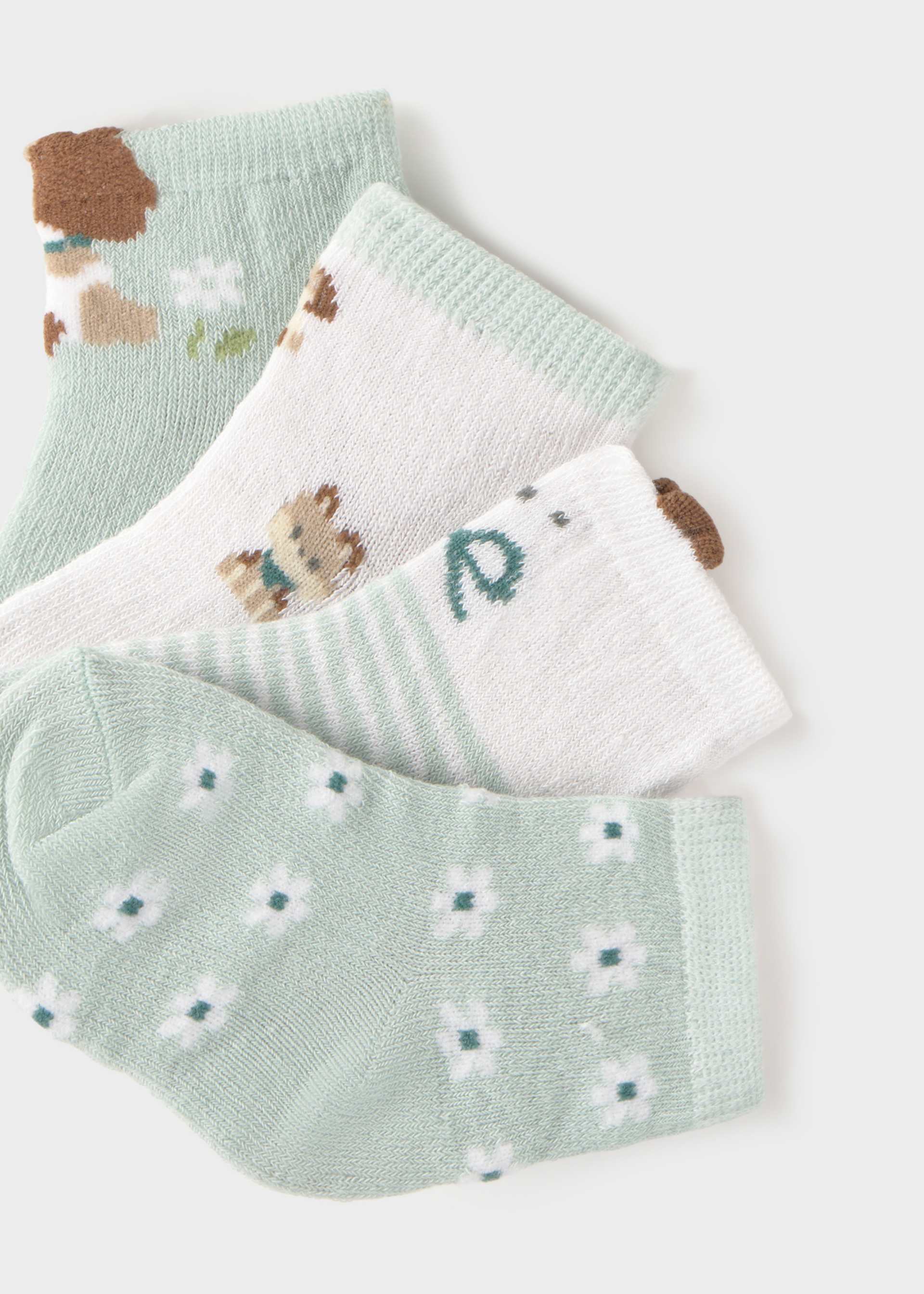 Set of 4 newborn socks
