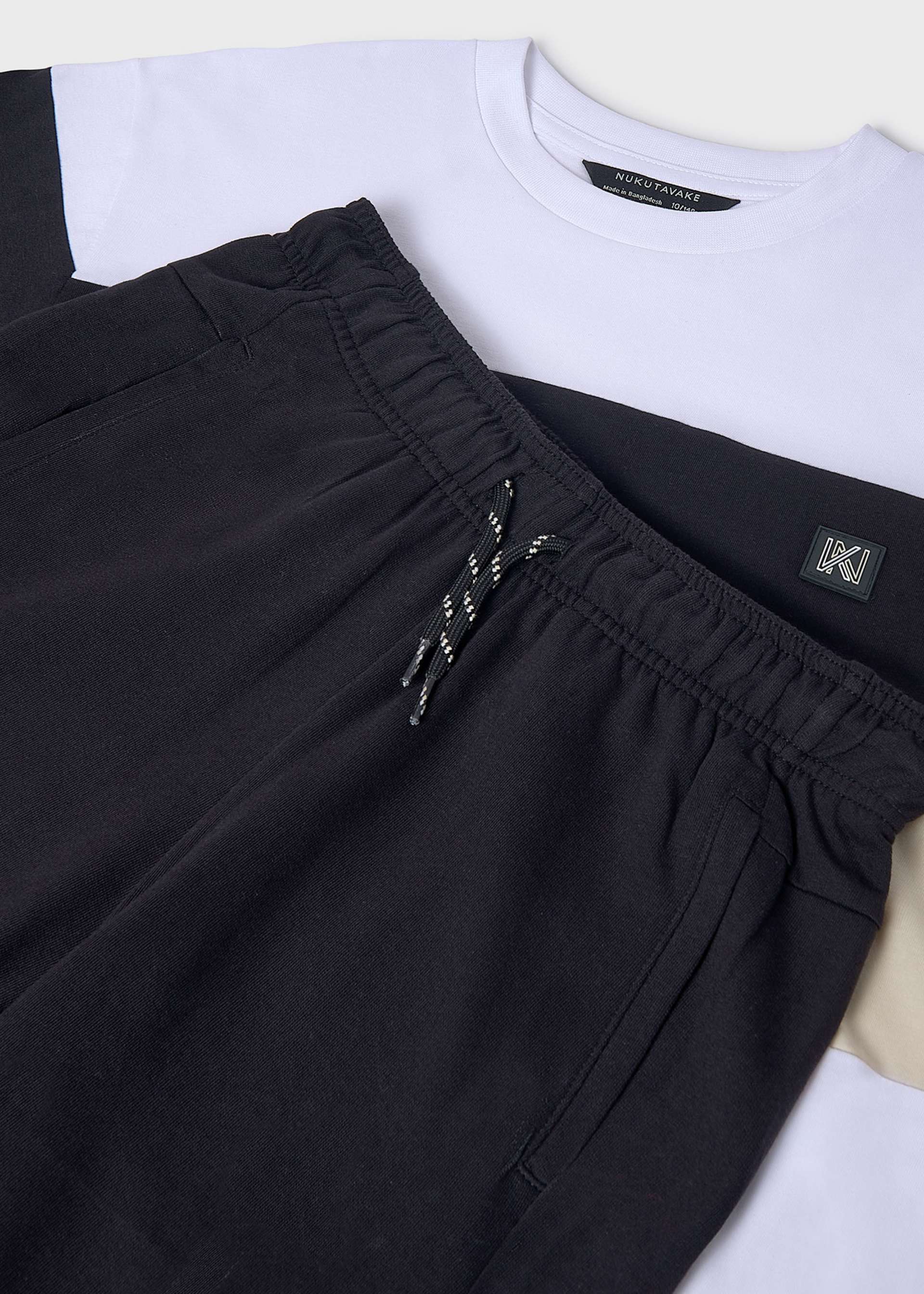 Conjunto bermuda e t-shirt rapaz