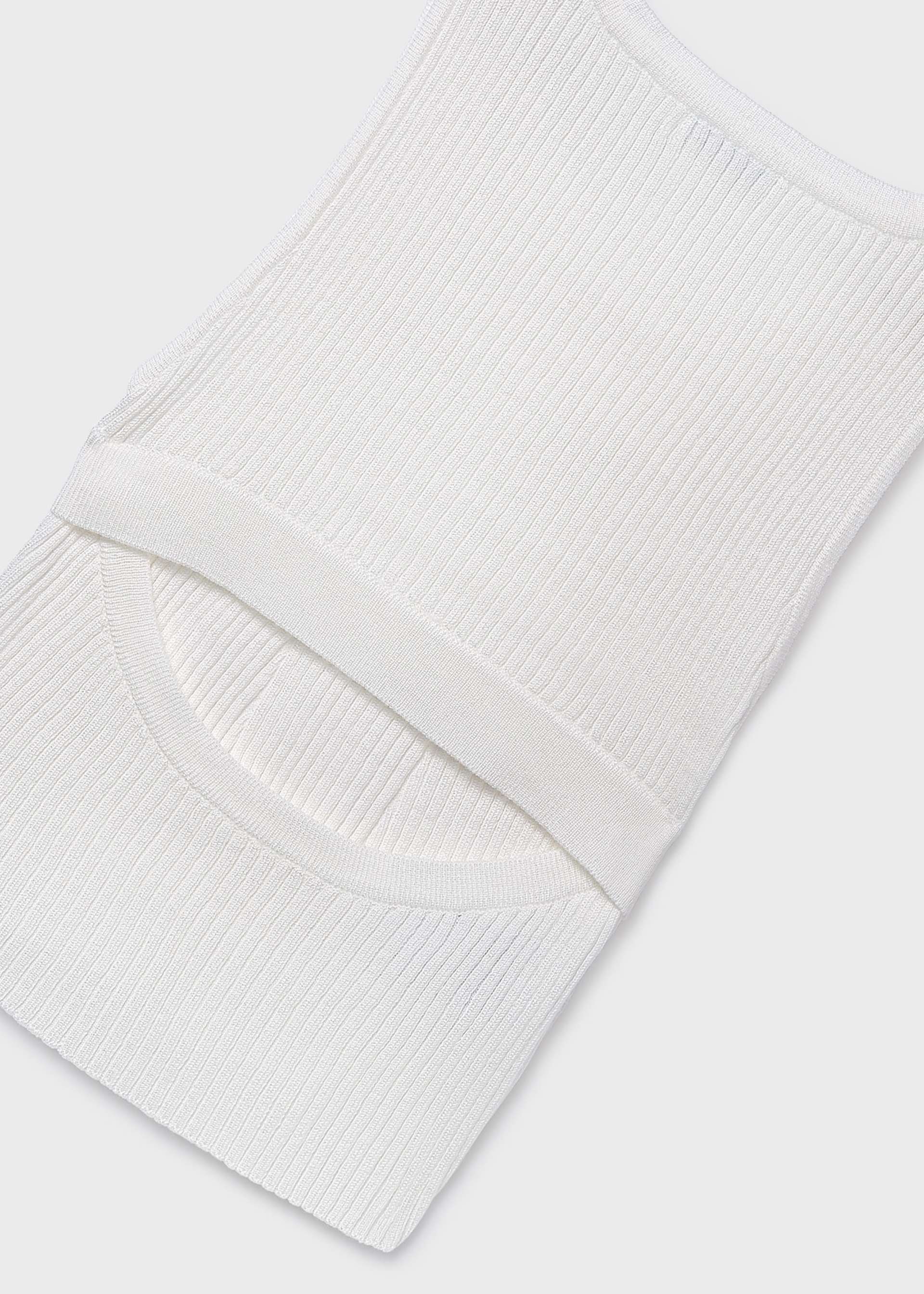 Top with small back opening