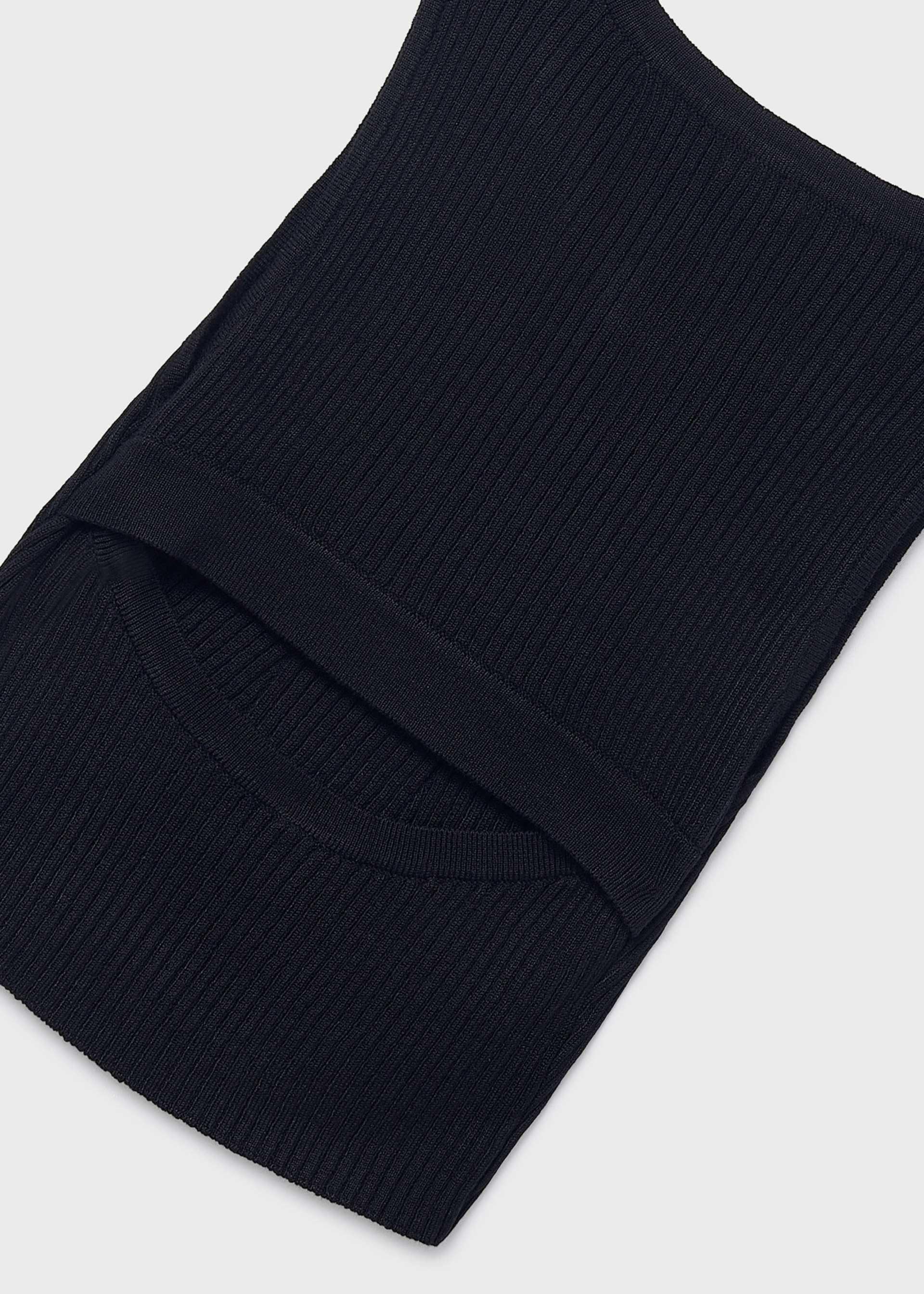 Top with small back opening