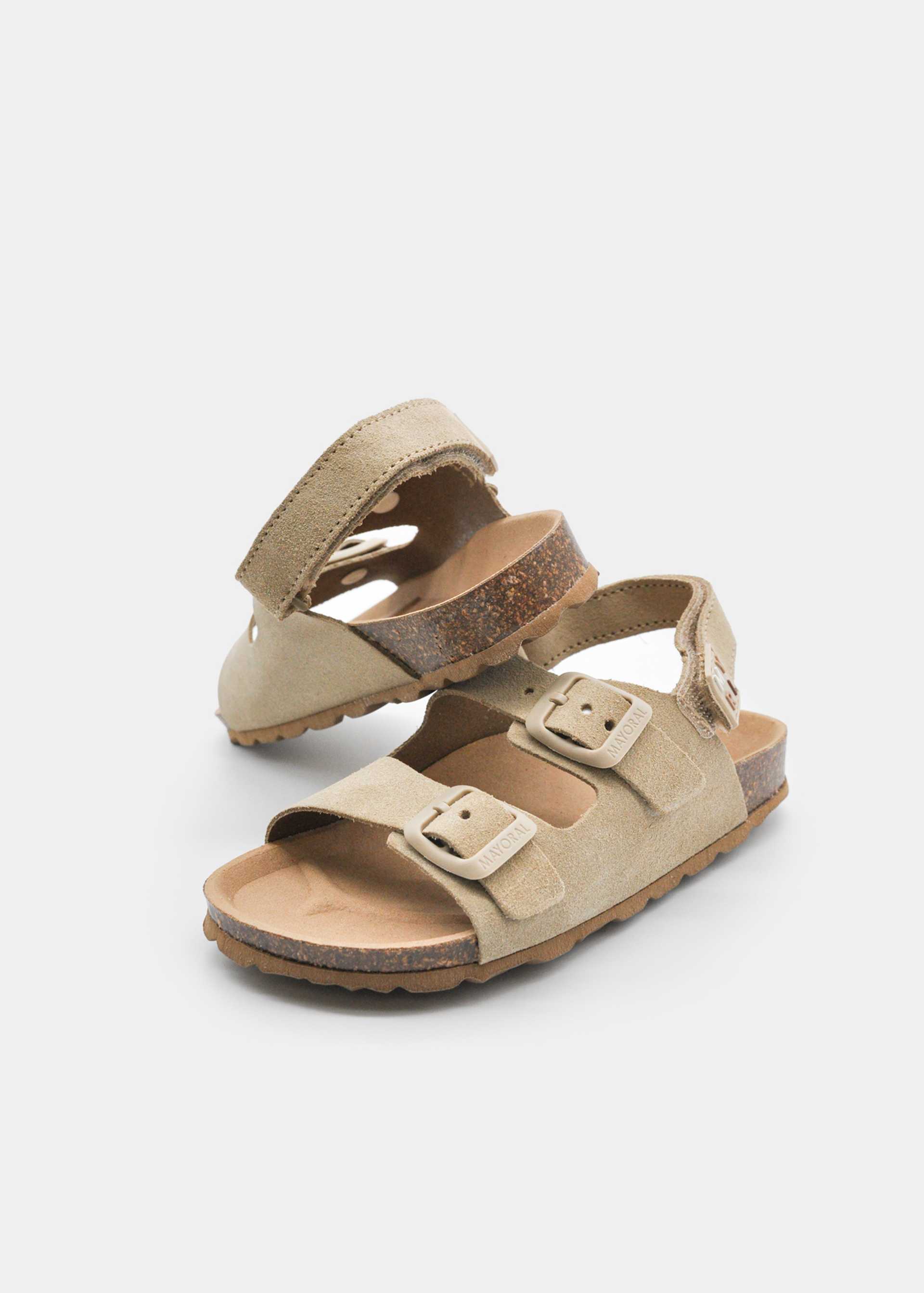 Sandales à boucles garçon