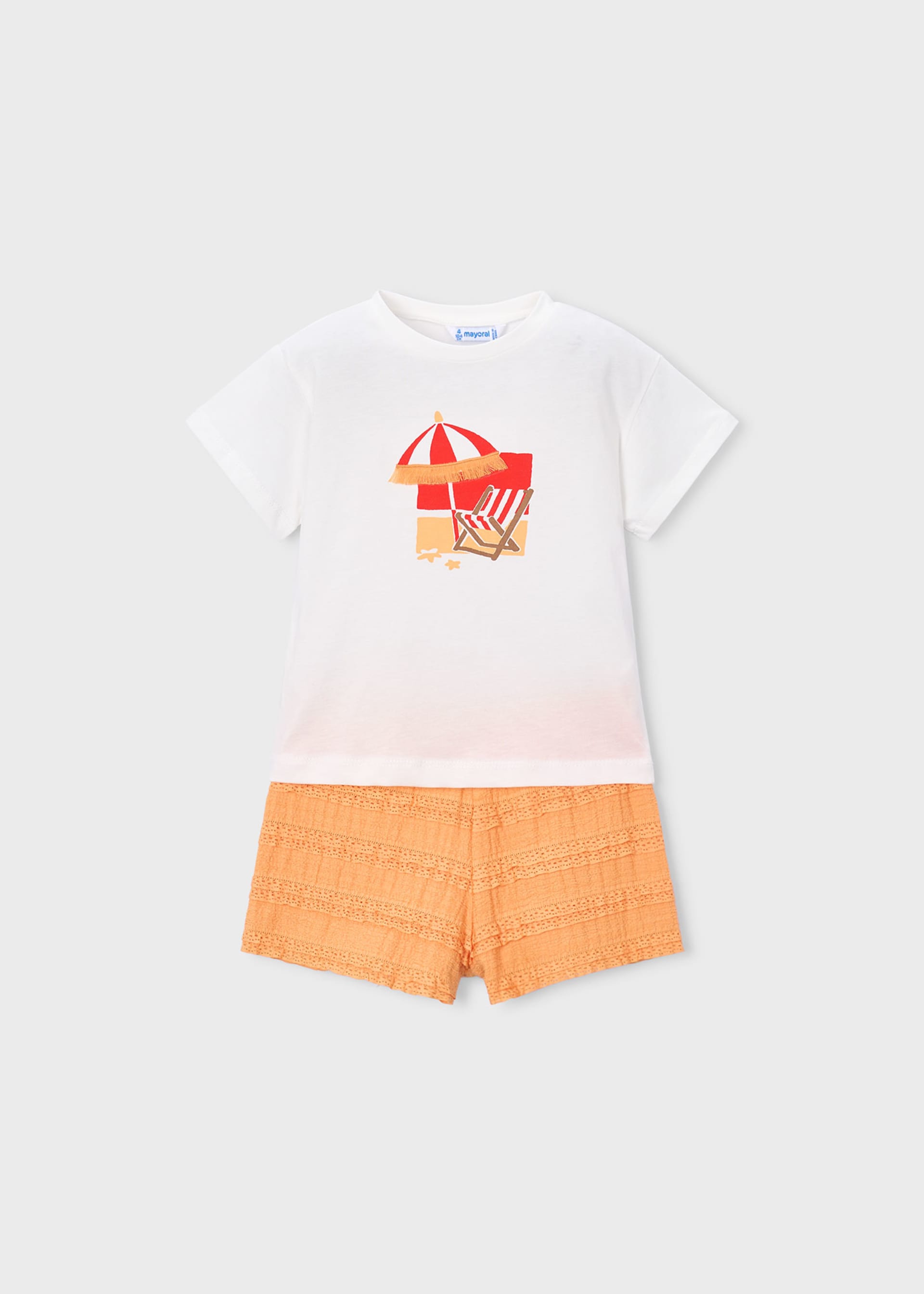 Conjunto pantalón corto volantes y camiseta estampada niña