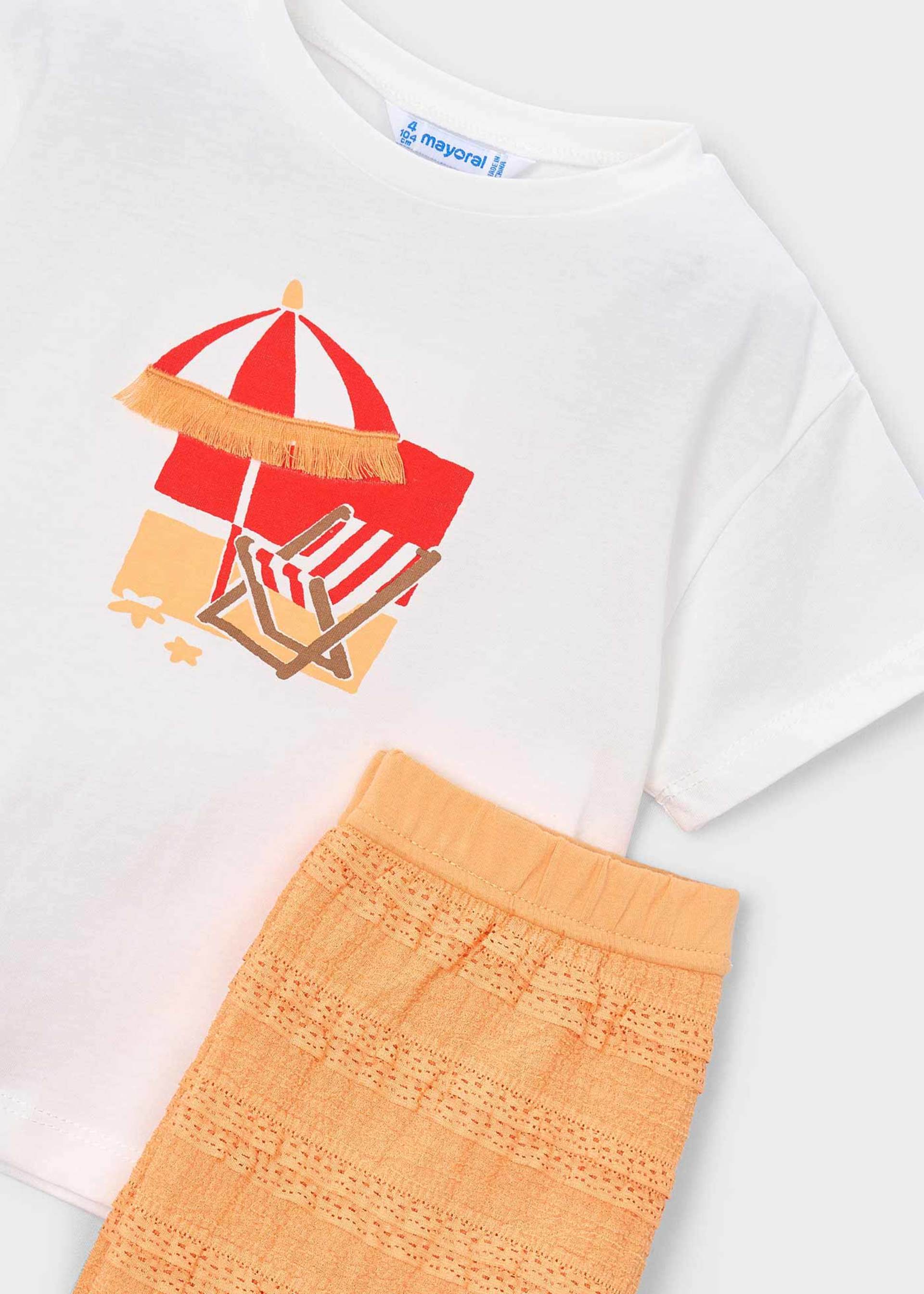 Conjunto pantalón corto volantes y camiseta estampada niña