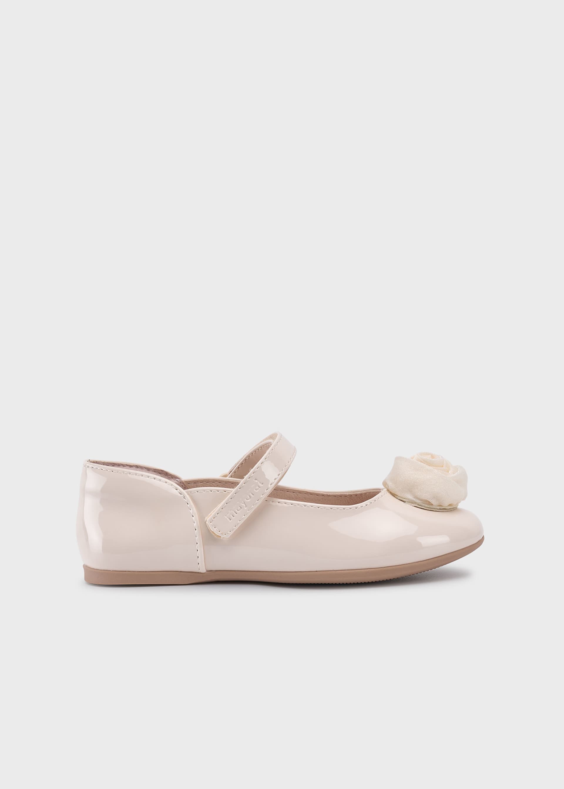 Ballerines en cuir verni fleur fille
