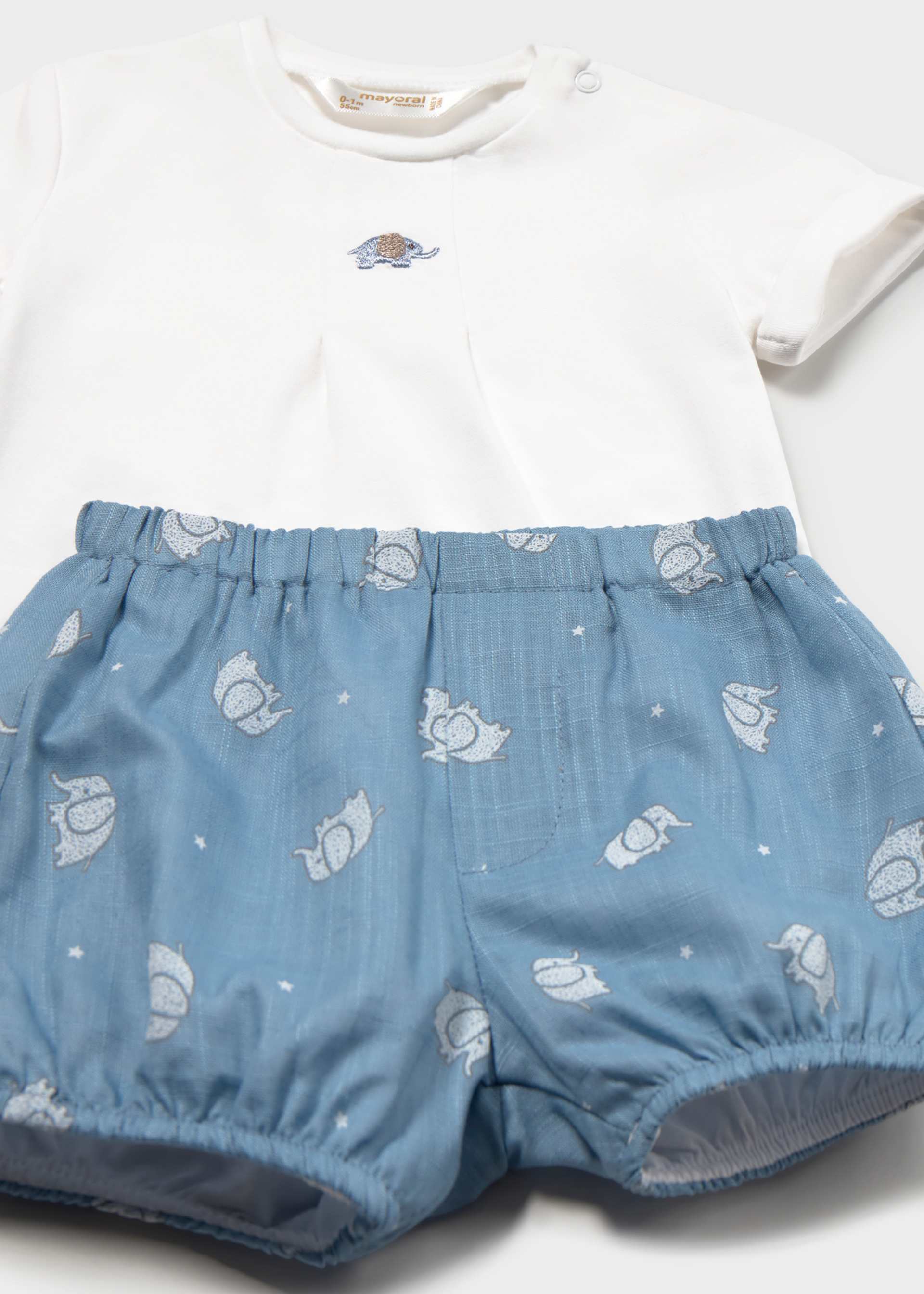 Conjunto calções estampados e t-shirt recém-nascido Conjunto calções estampados e t-shirt recém-nascido