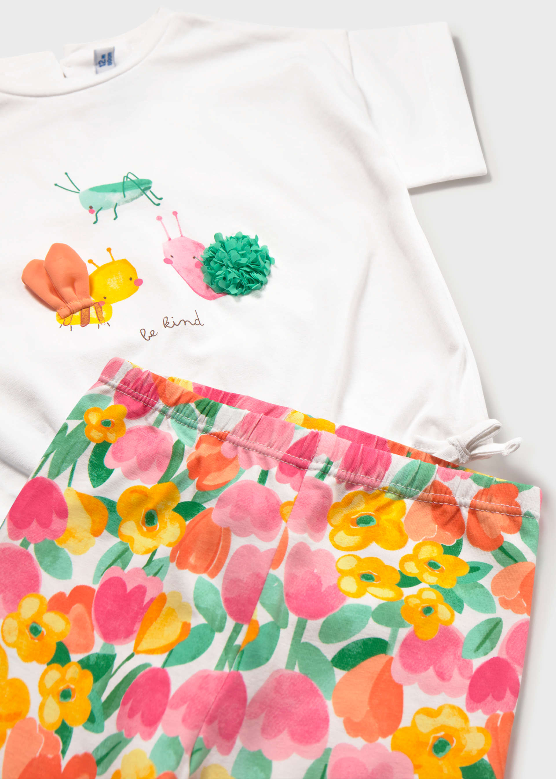 Conjunto legging estampado y camiseta bebé