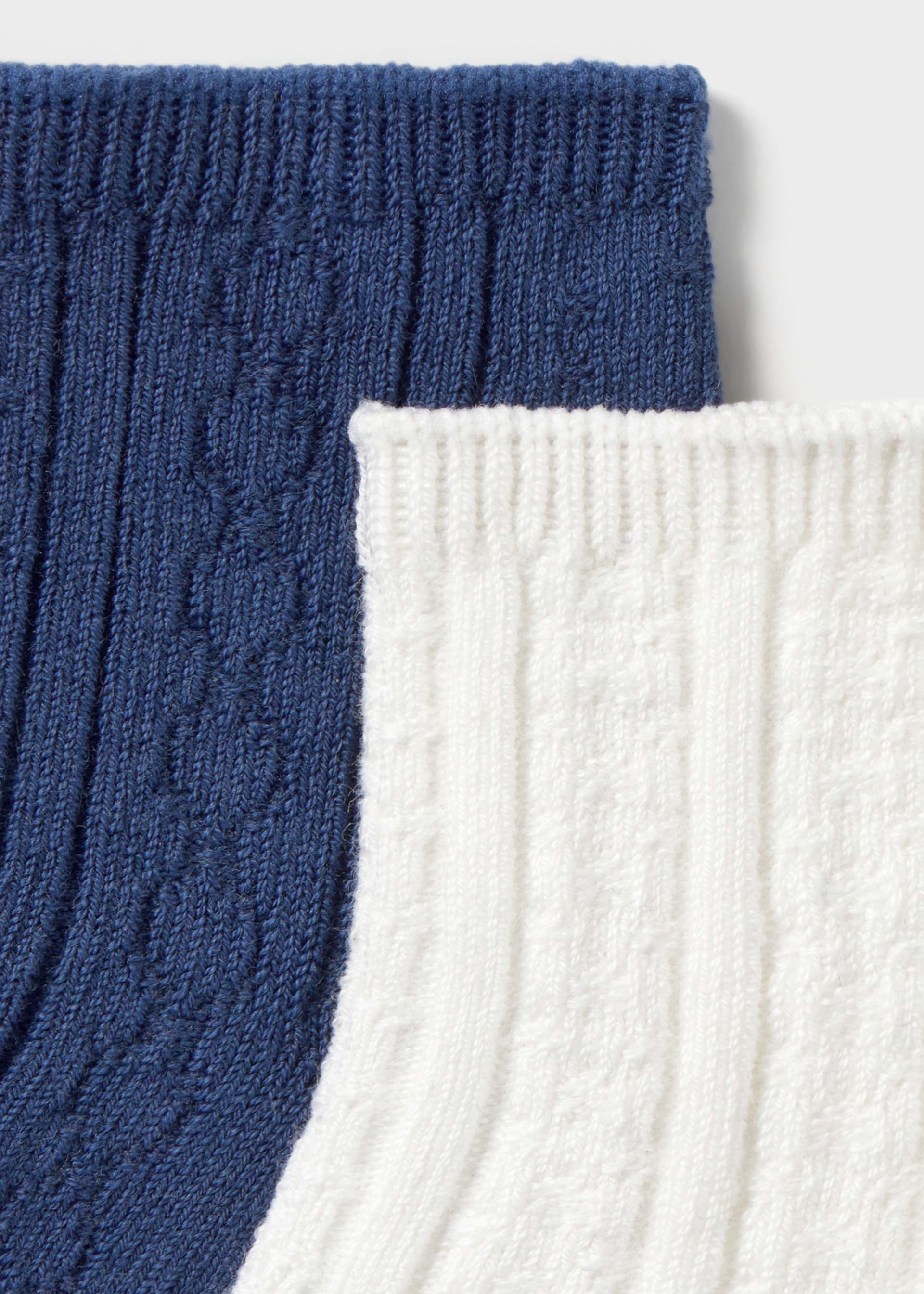 Set of 2 dress socks for newborns