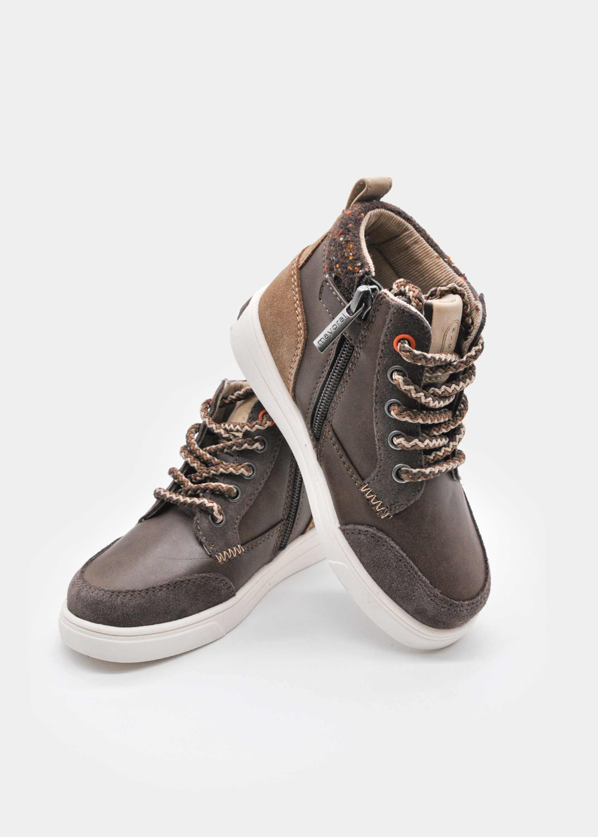 Boy boots