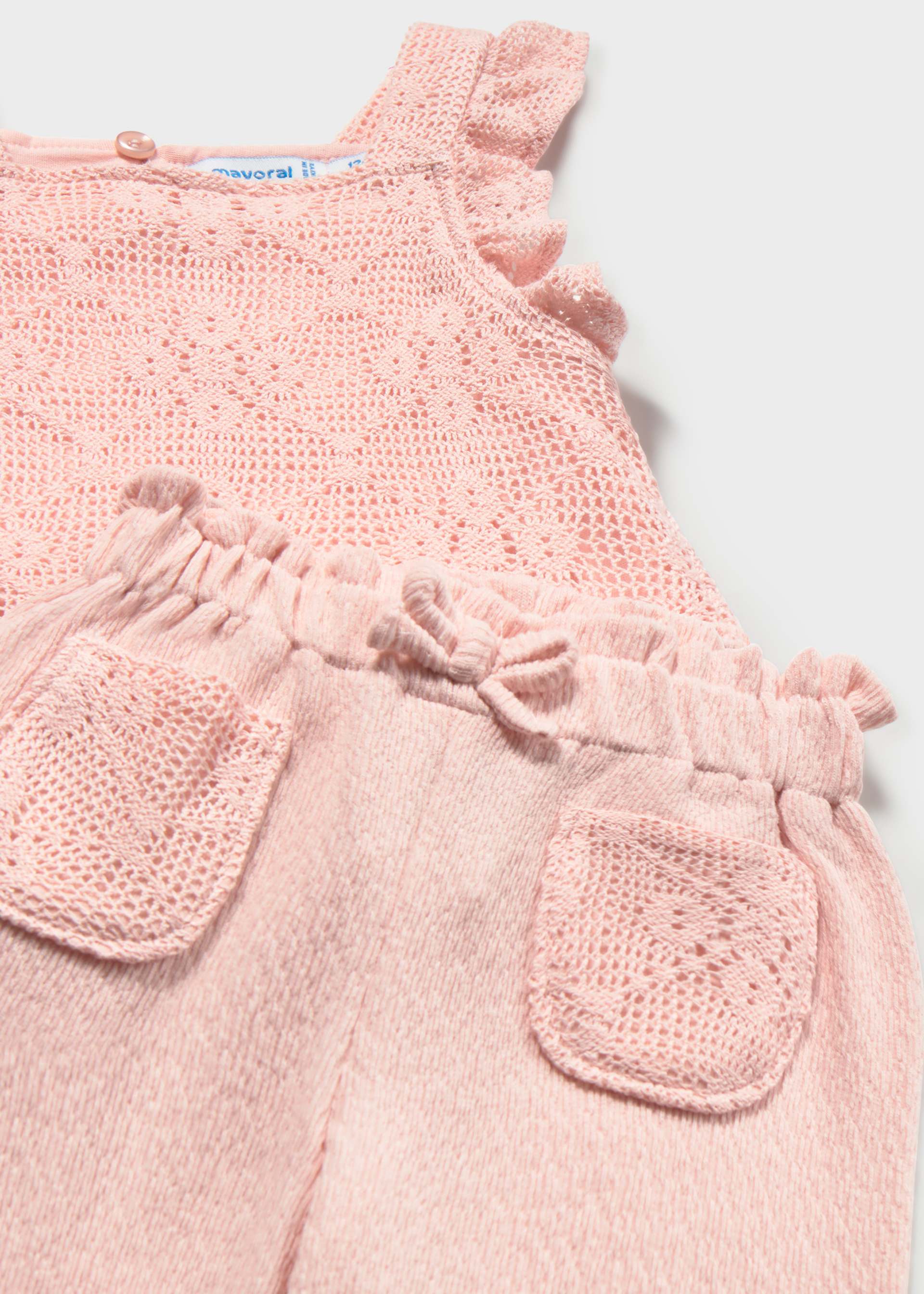 Ensemble pantalon et top crochet bébé