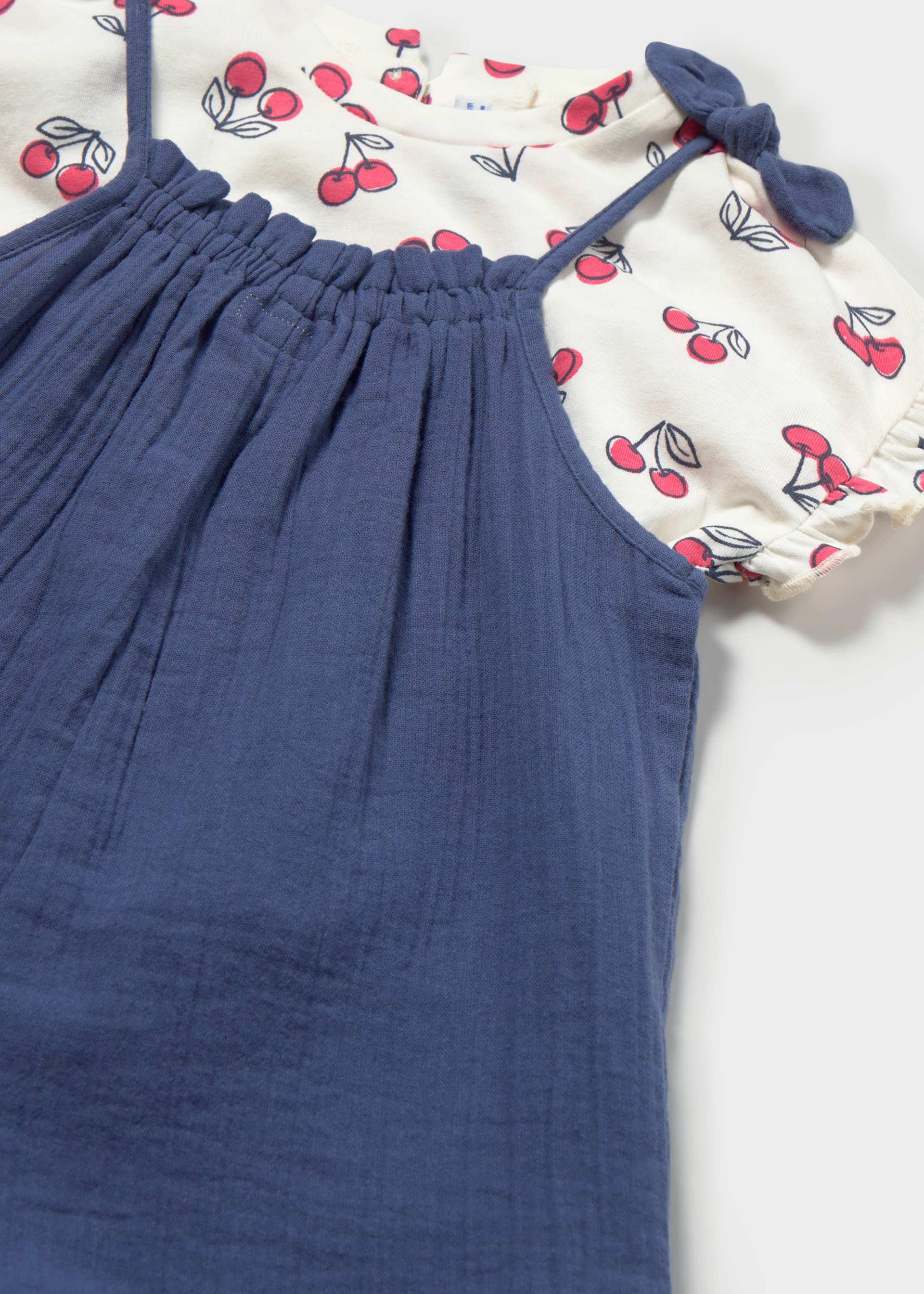 Ensemble salopette et t-shirt imprimé bébé