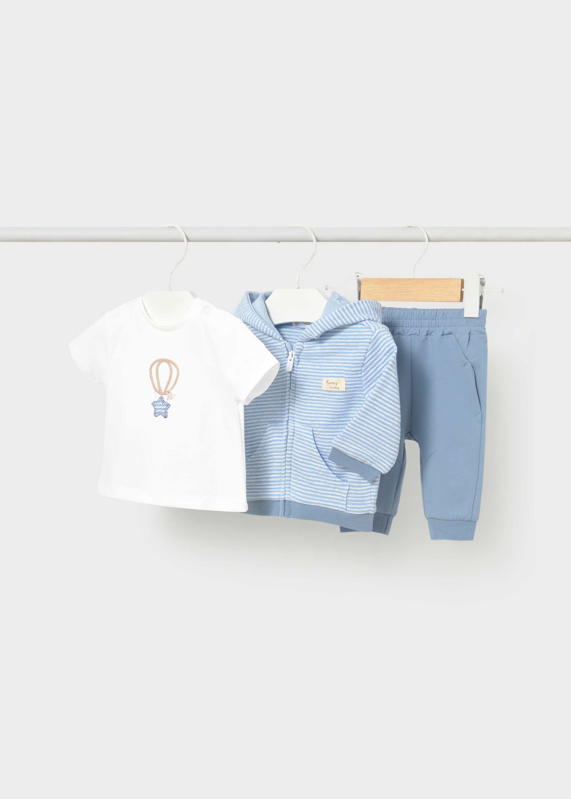 Tracksuit with newborn T-shirt
