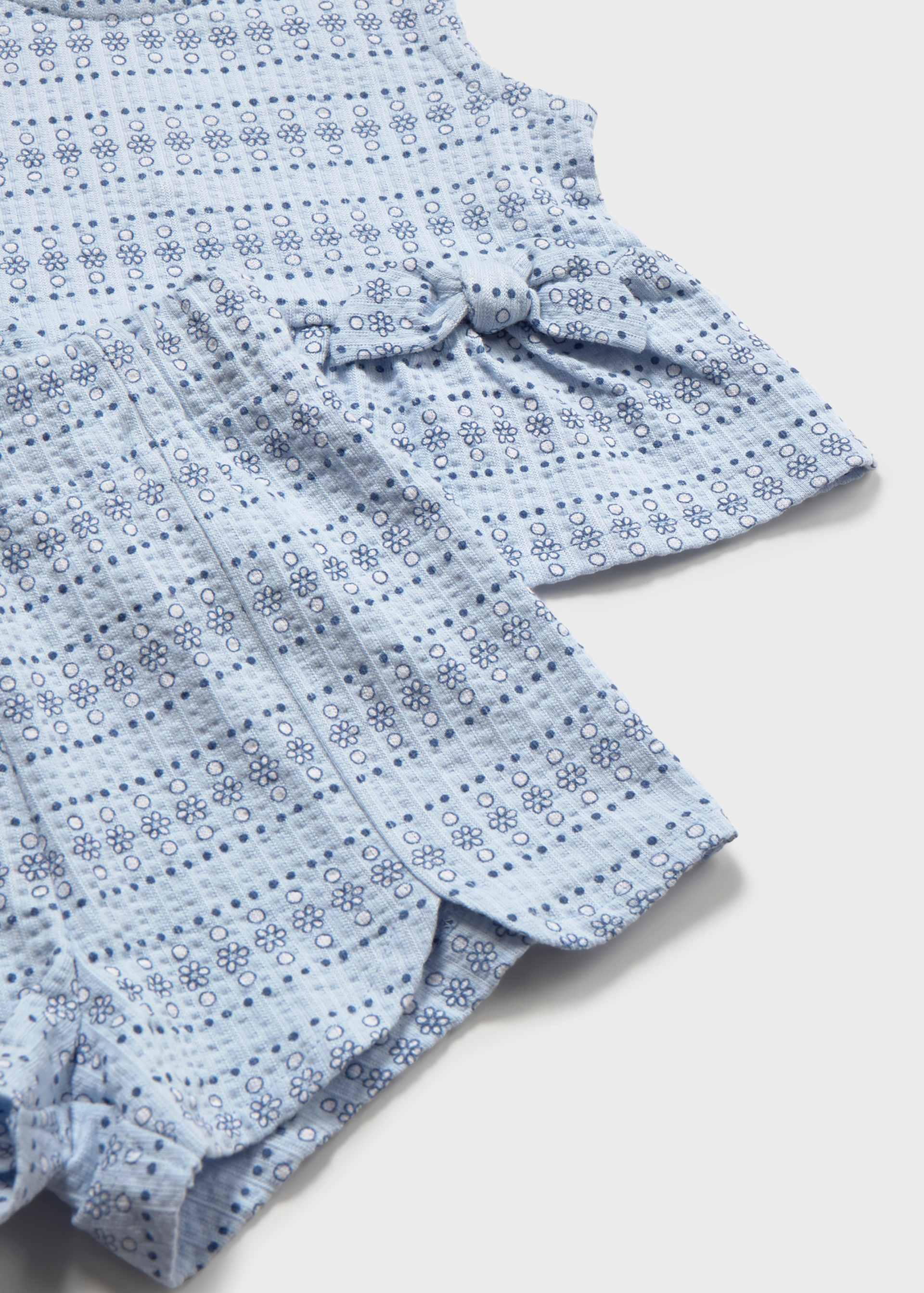 Conjunto pantalón corto y top flores bebé