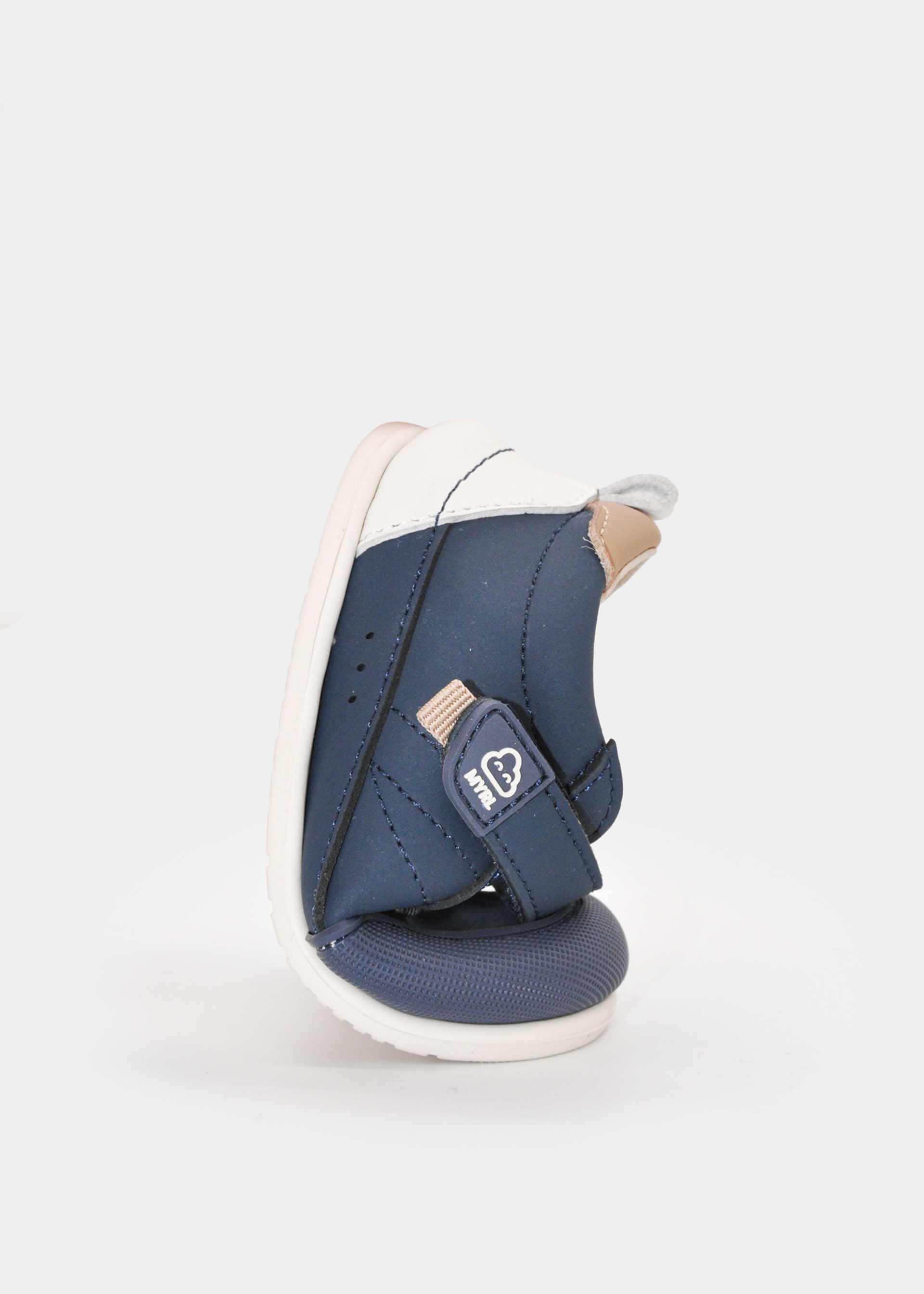 Buty sportowe dla niemowlęcia