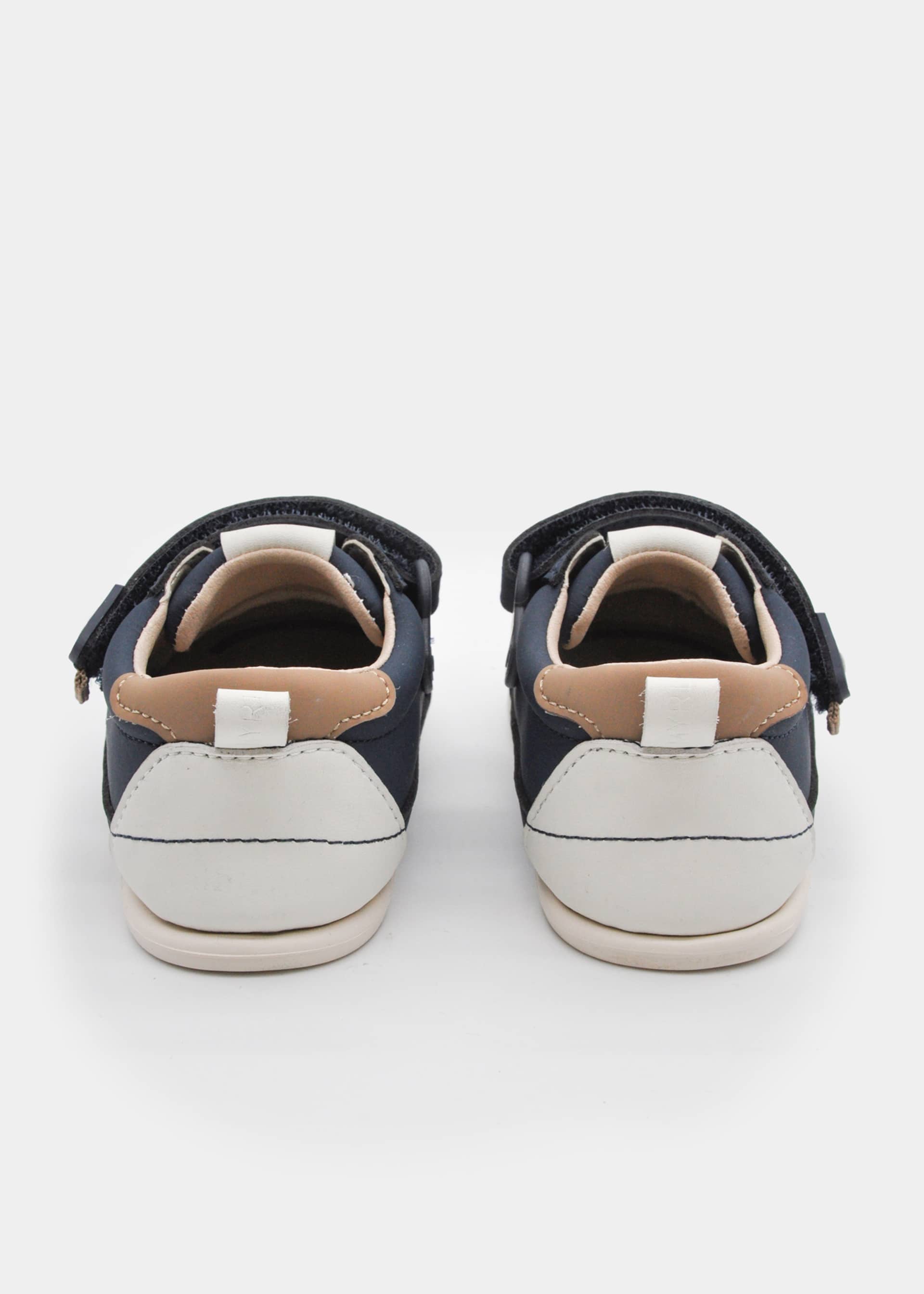 Buty sportowe dla niemowlęcia