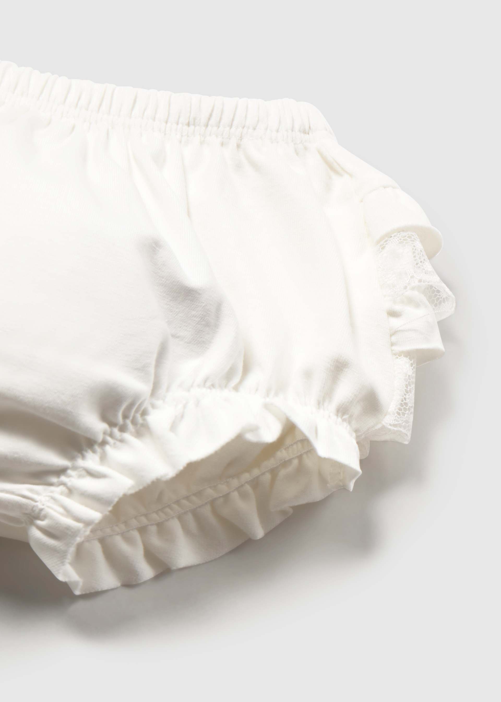 Newborn Girl Ruffled Bloomers