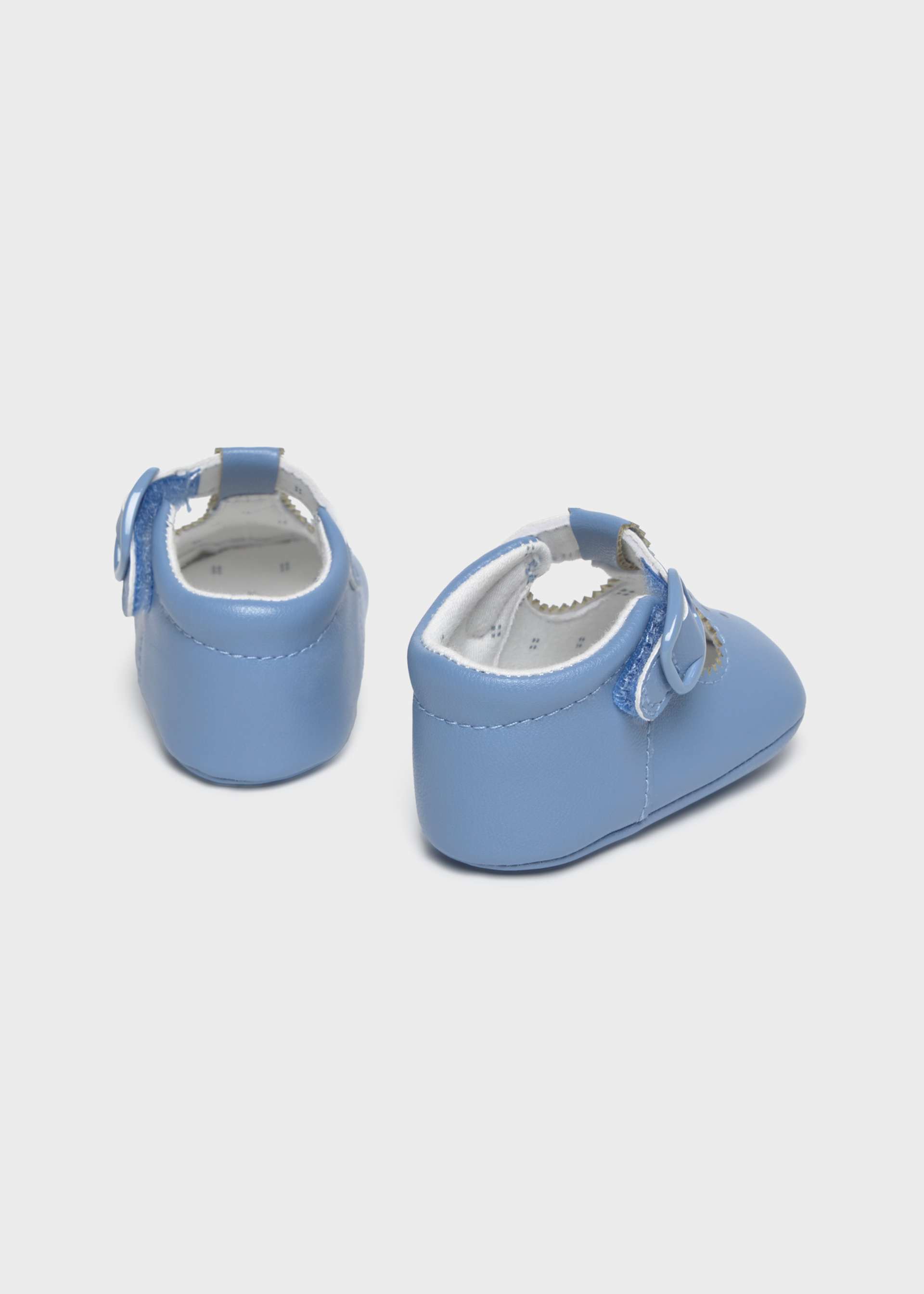 Newborn openwork shoes