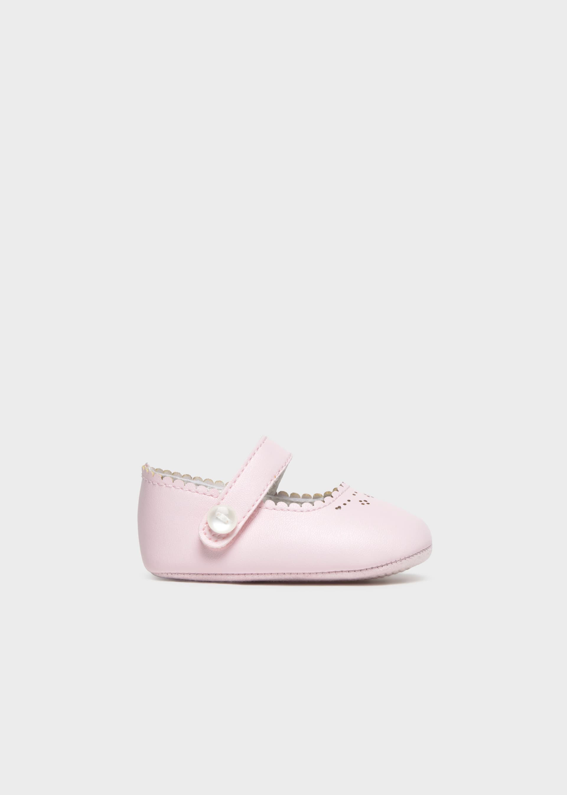 Zapatos clásicos recién nacida