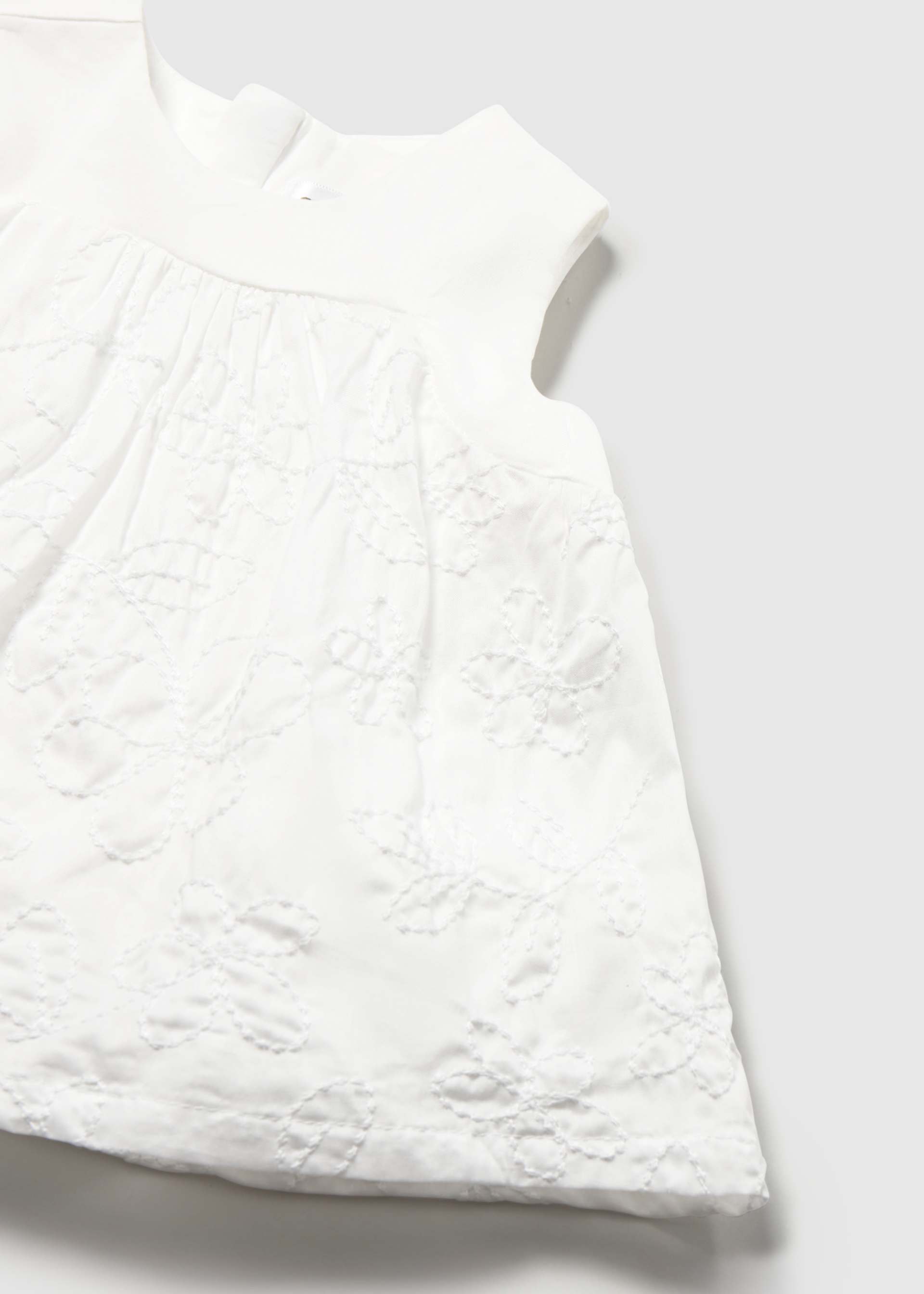 Kleid bestickt mit Windelhöschen Neugeborene