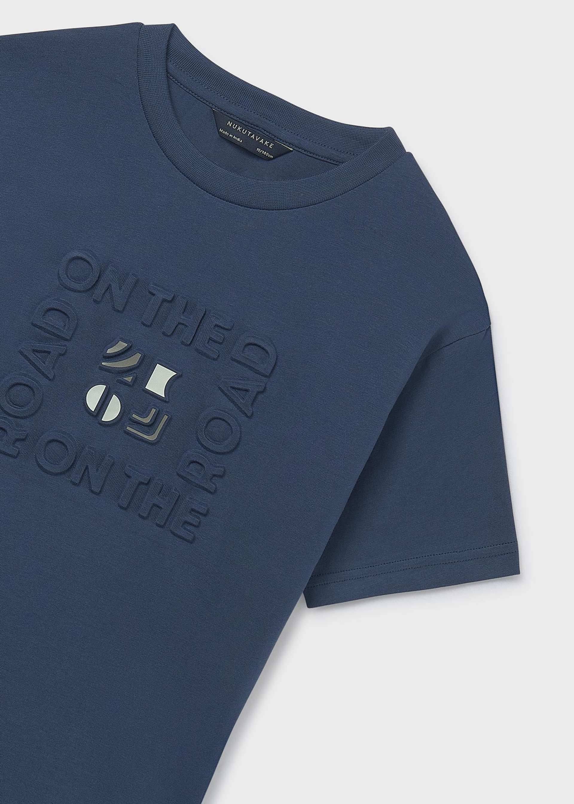 Camiseta relieve chico