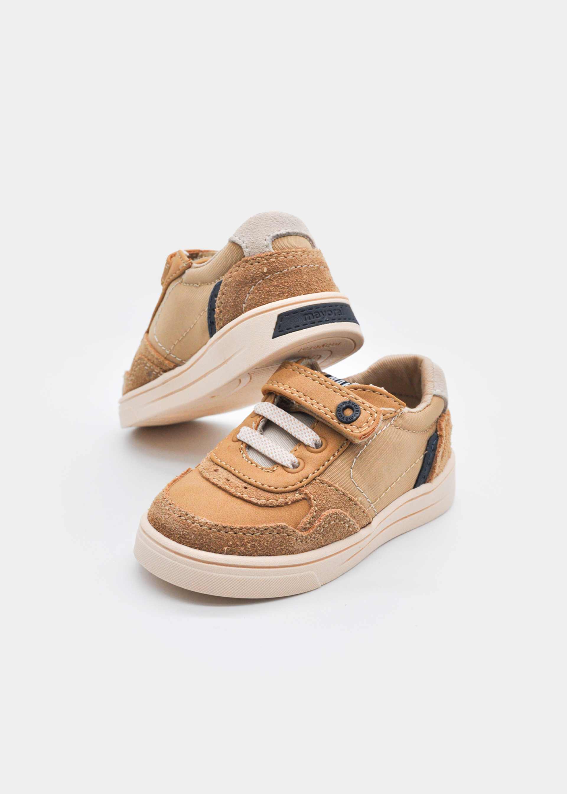 Sportliche Schuhe Baby