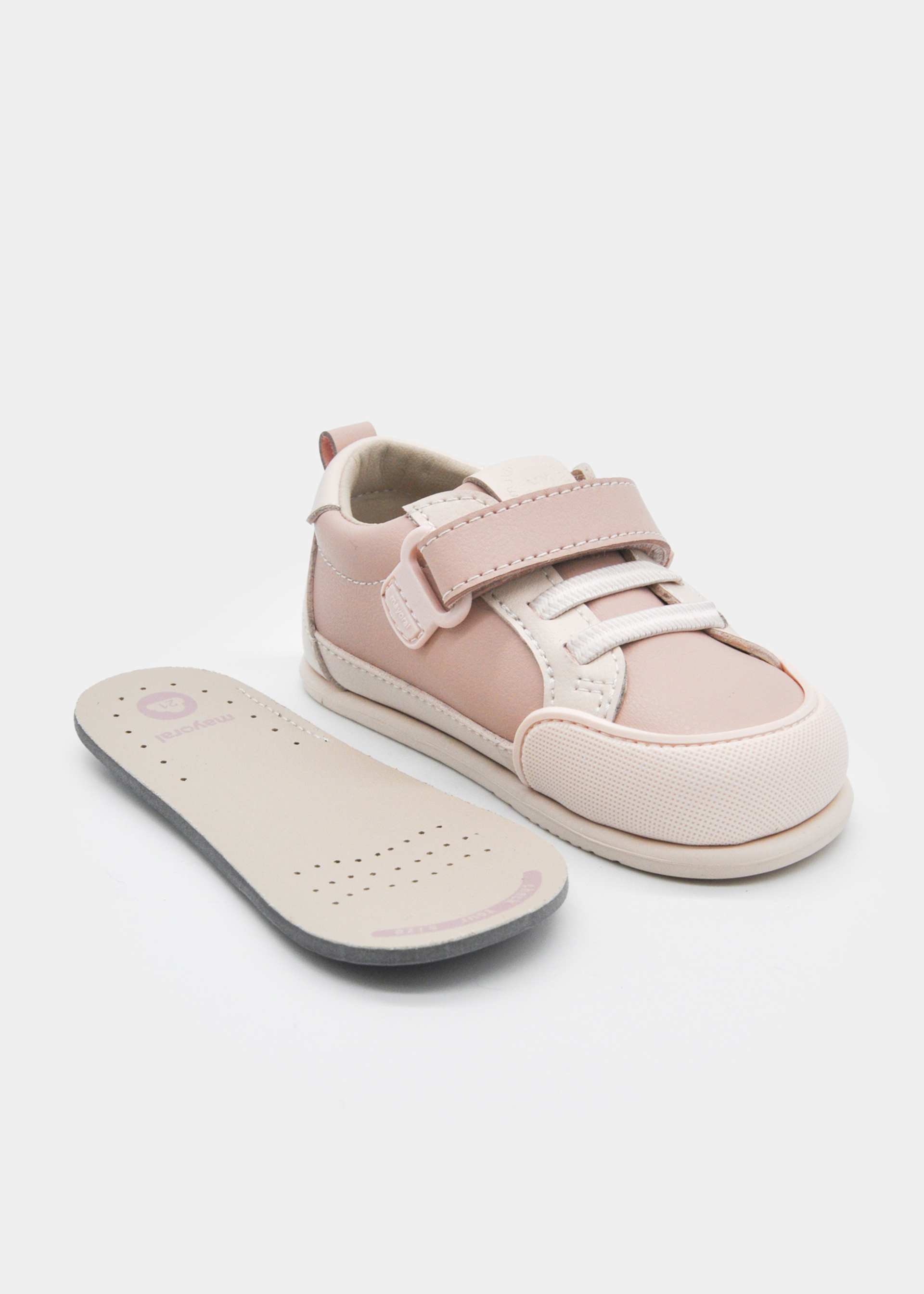 Buty sportowe dla niemowlęcia
