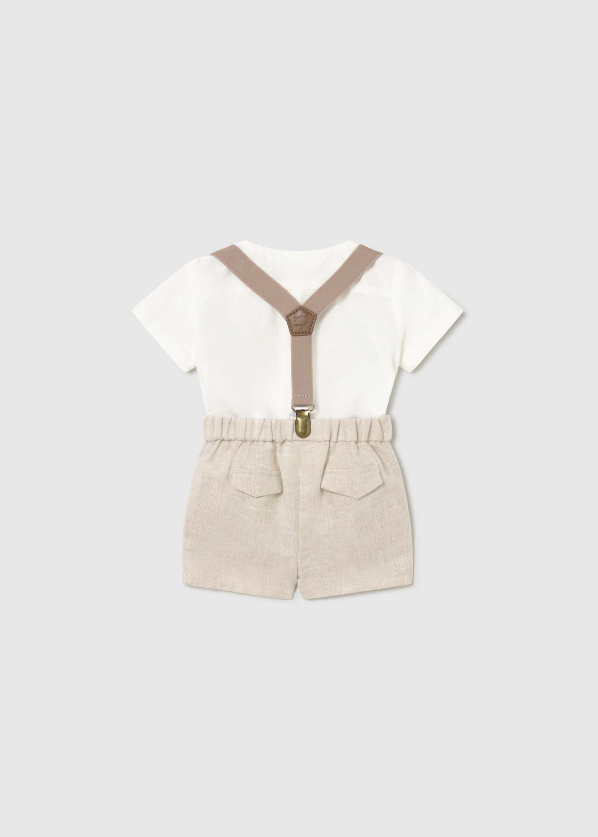 Ensemble short à bretelles et t-shirt nouveau-né