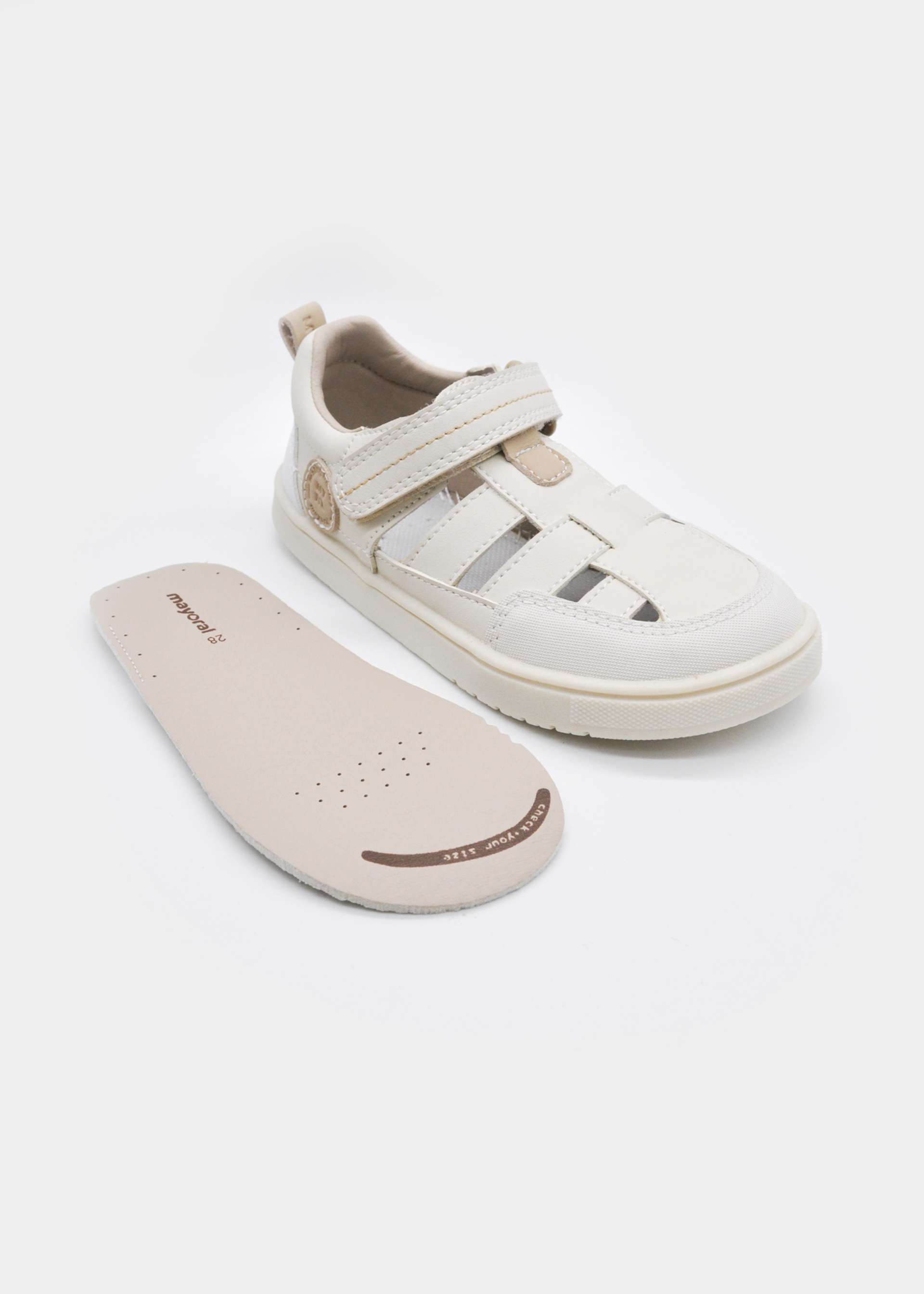 Сандали момиче barefoot