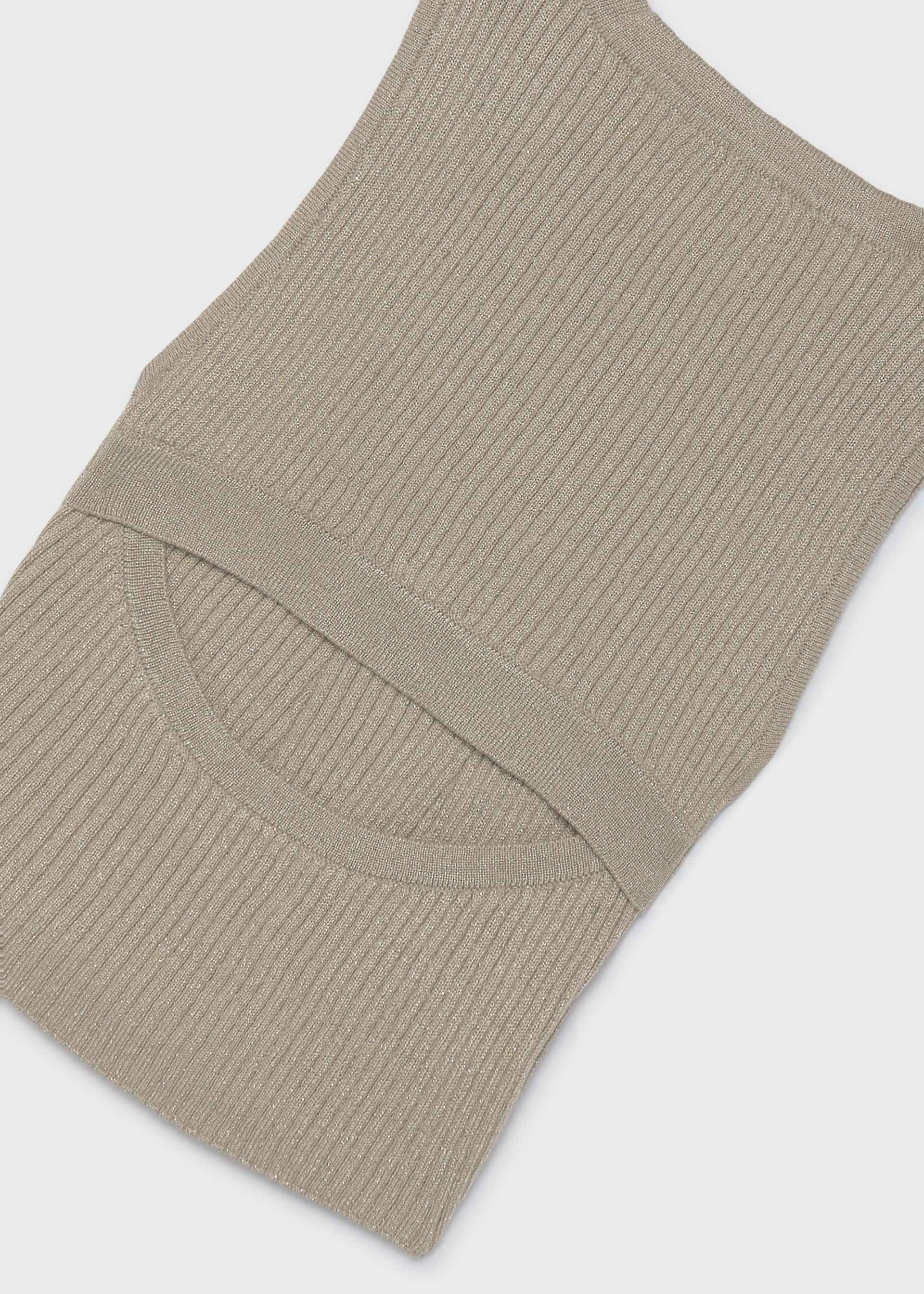 Top with small back opening