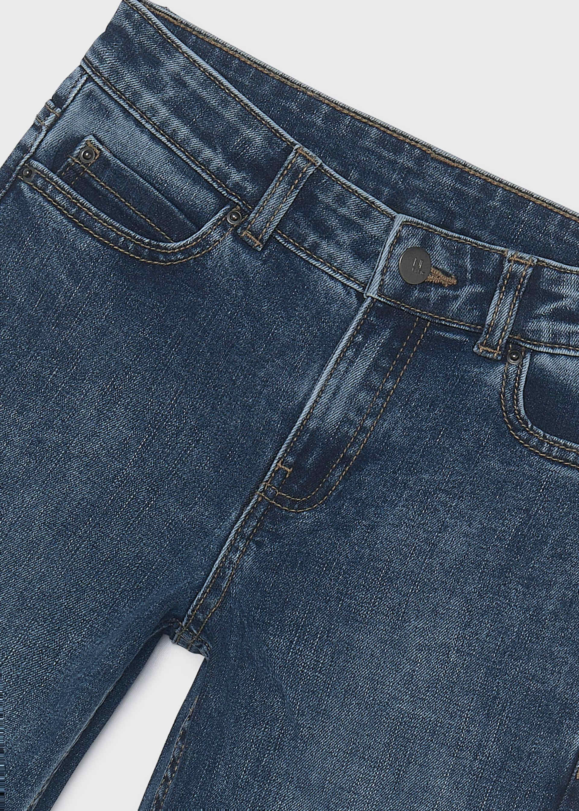 Pantalón de mezclilla básico regular fit chico