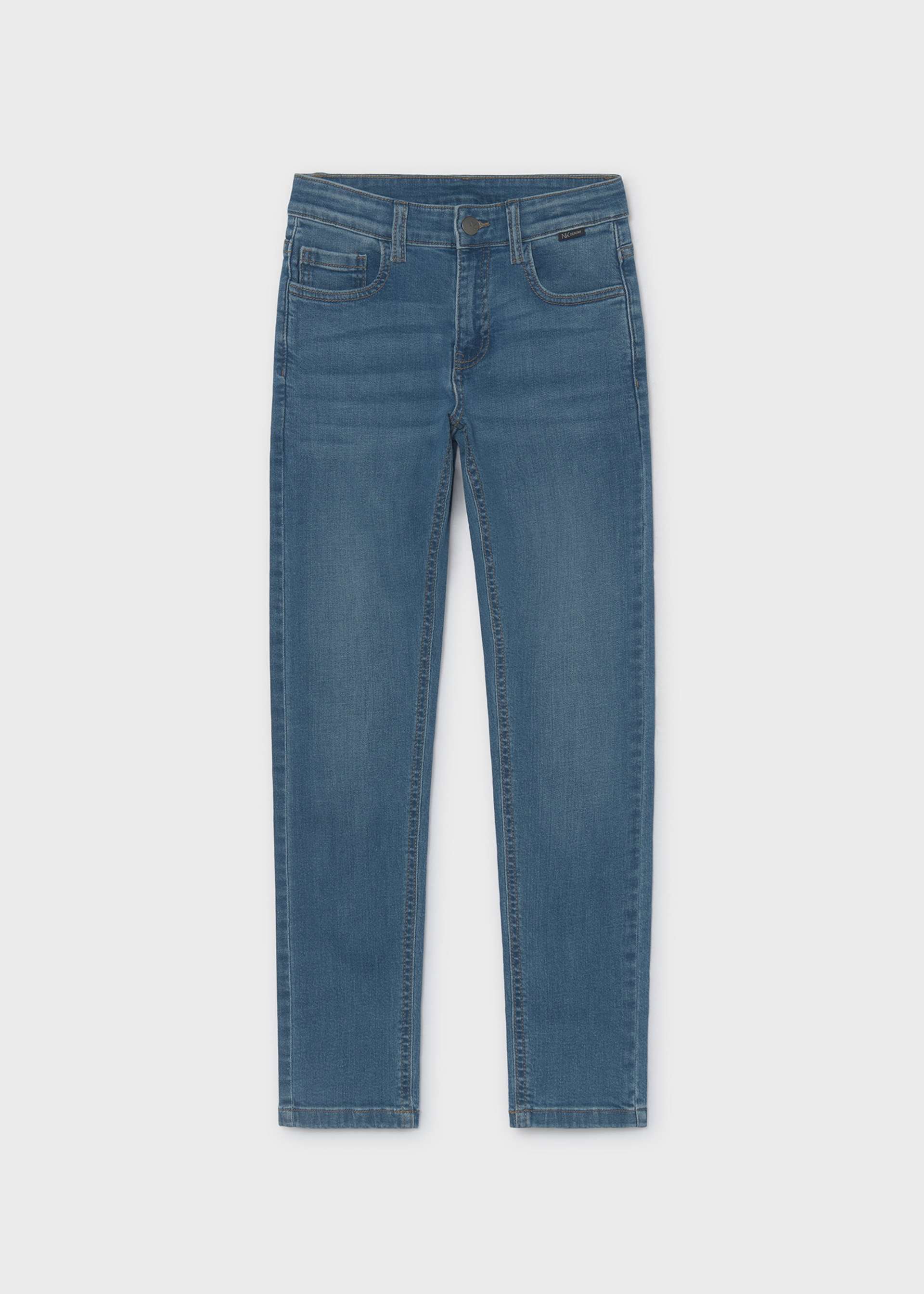 Pantalón de mezclilla básico slim fit chico
