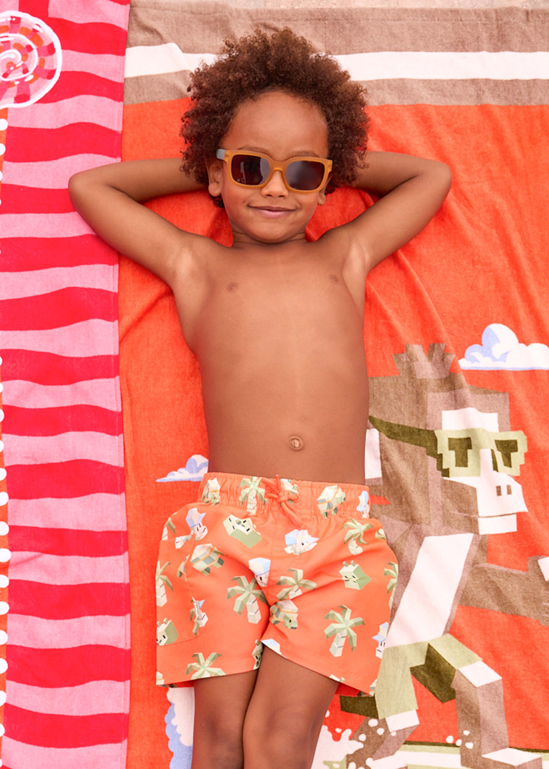 Traje de baño bermuda estampada niño