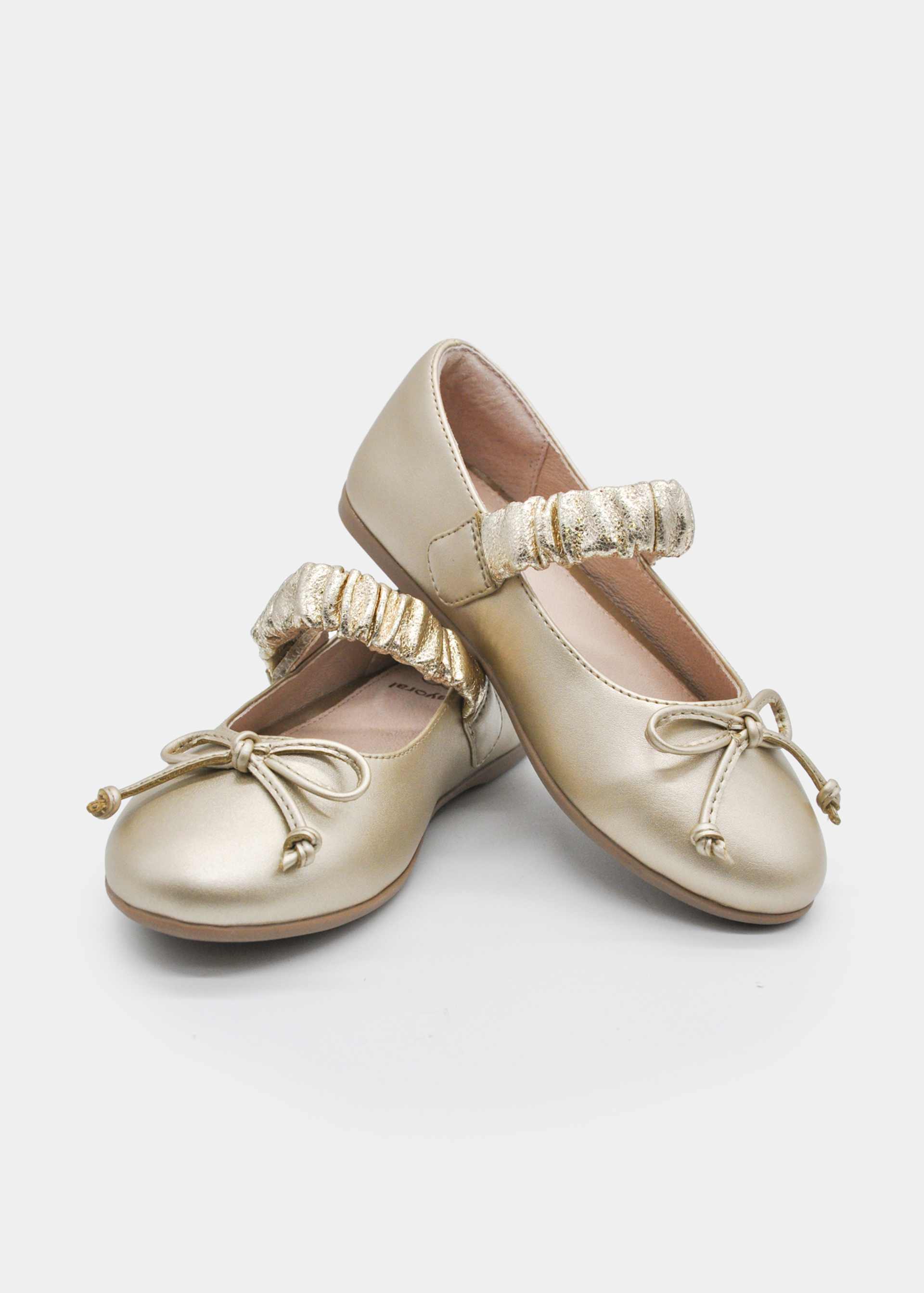 Girls' Mary Janes with a bow