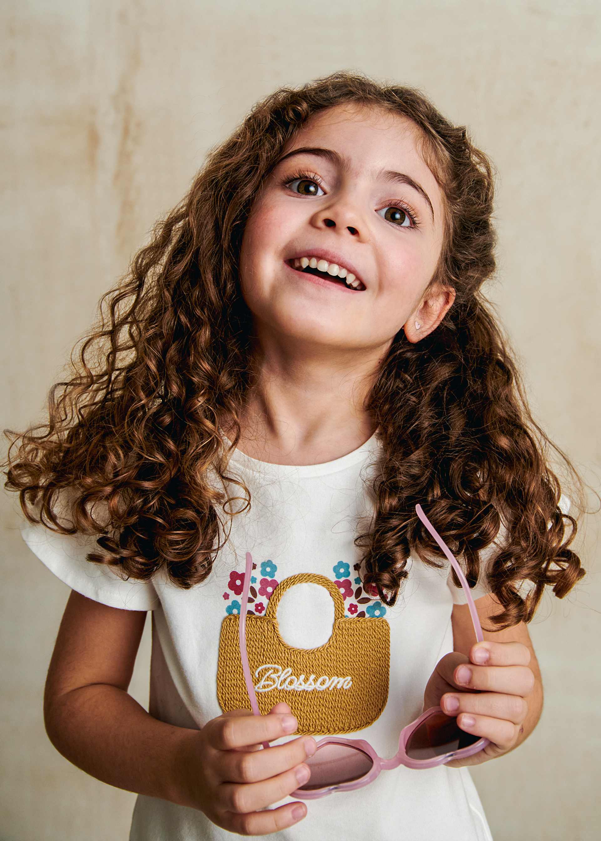 Girl's appliqué T-shirt