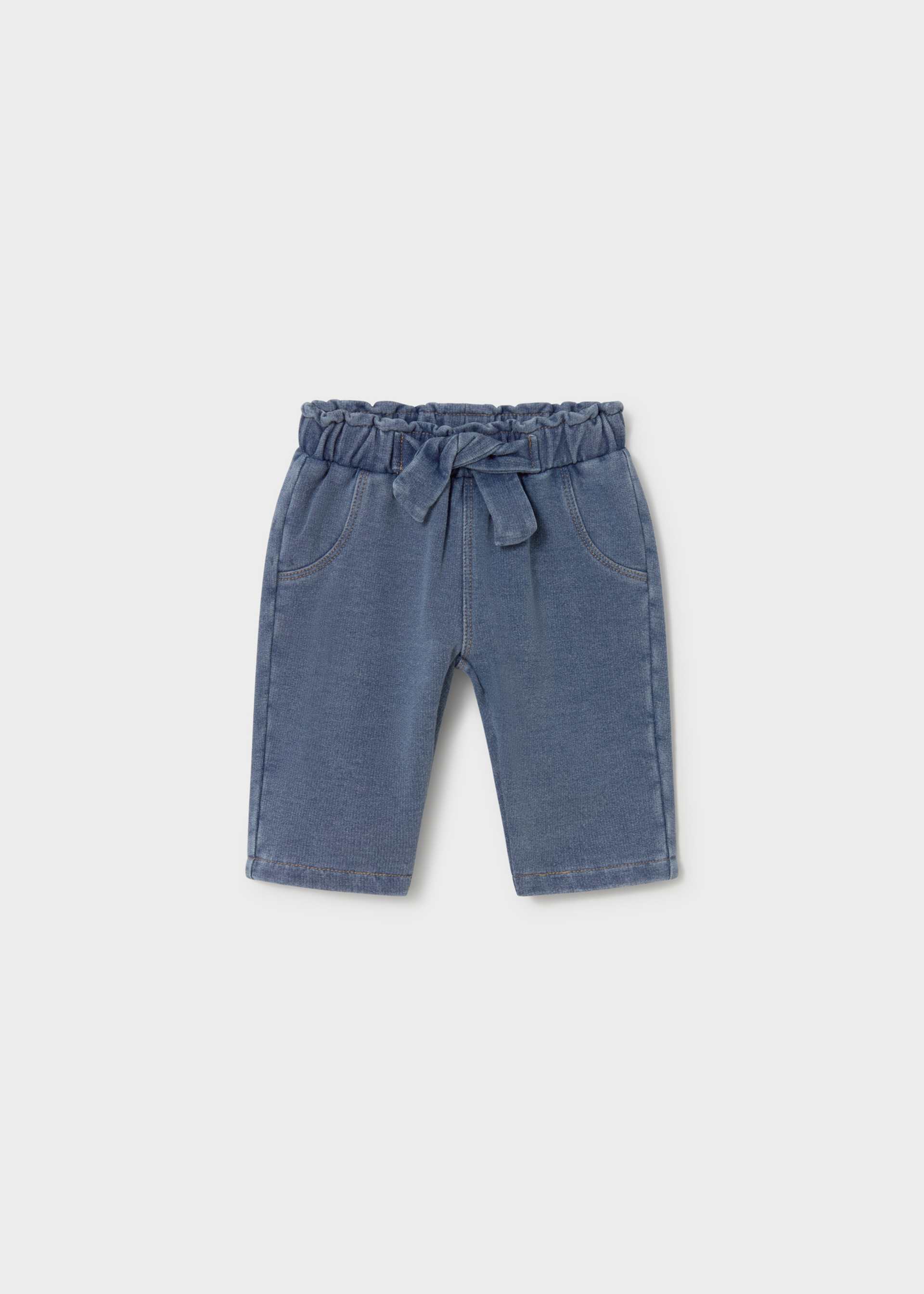 Blugi lungi nou-nascut