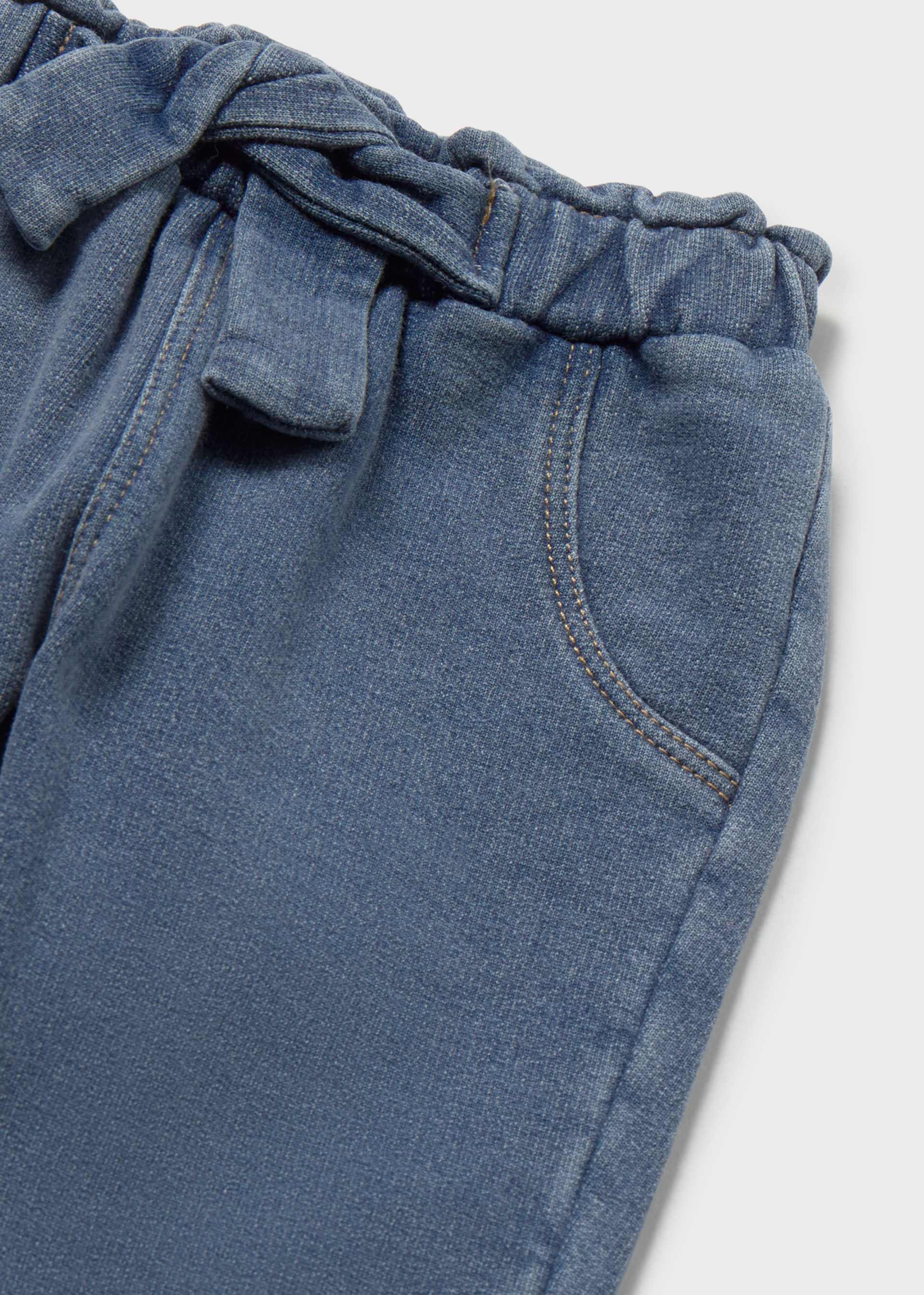 Blugi lungi nou-nascut