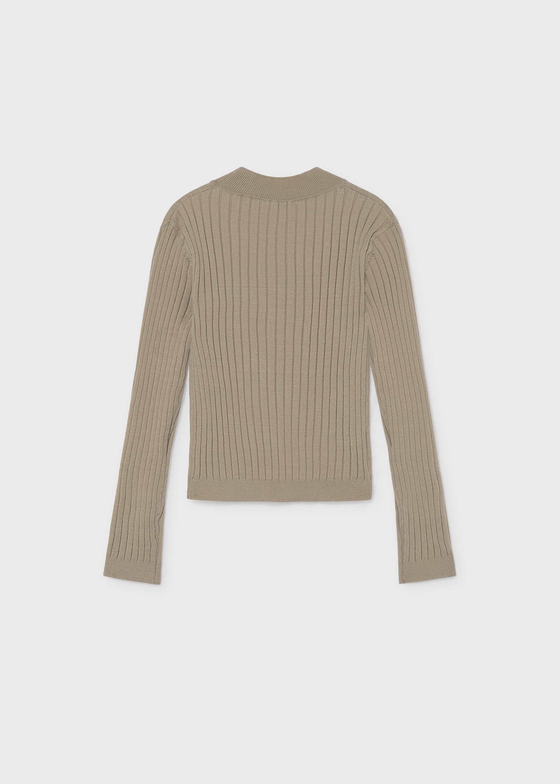 Pulover din tricot fata