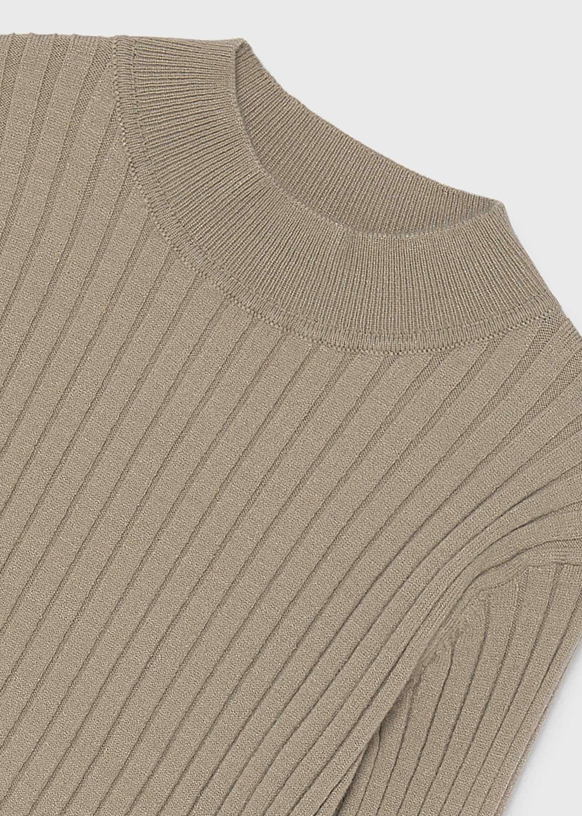 Pulover din tricot fata
