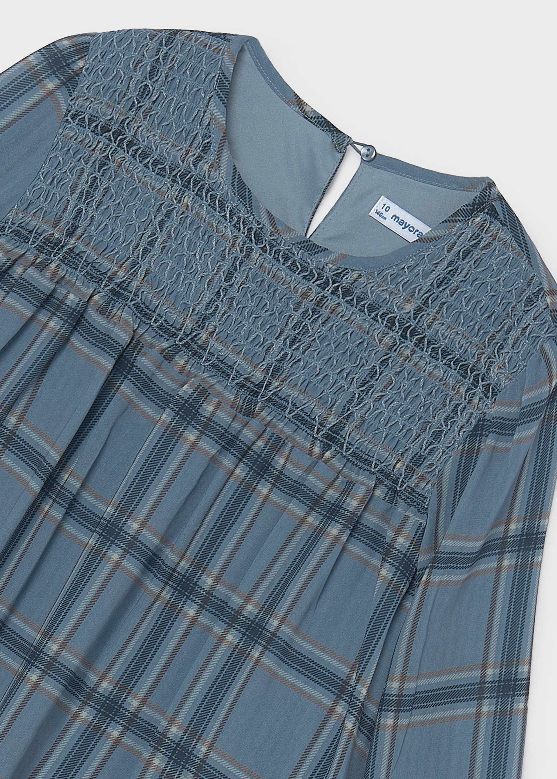 Small honeycomb-patterned chiffon blouse