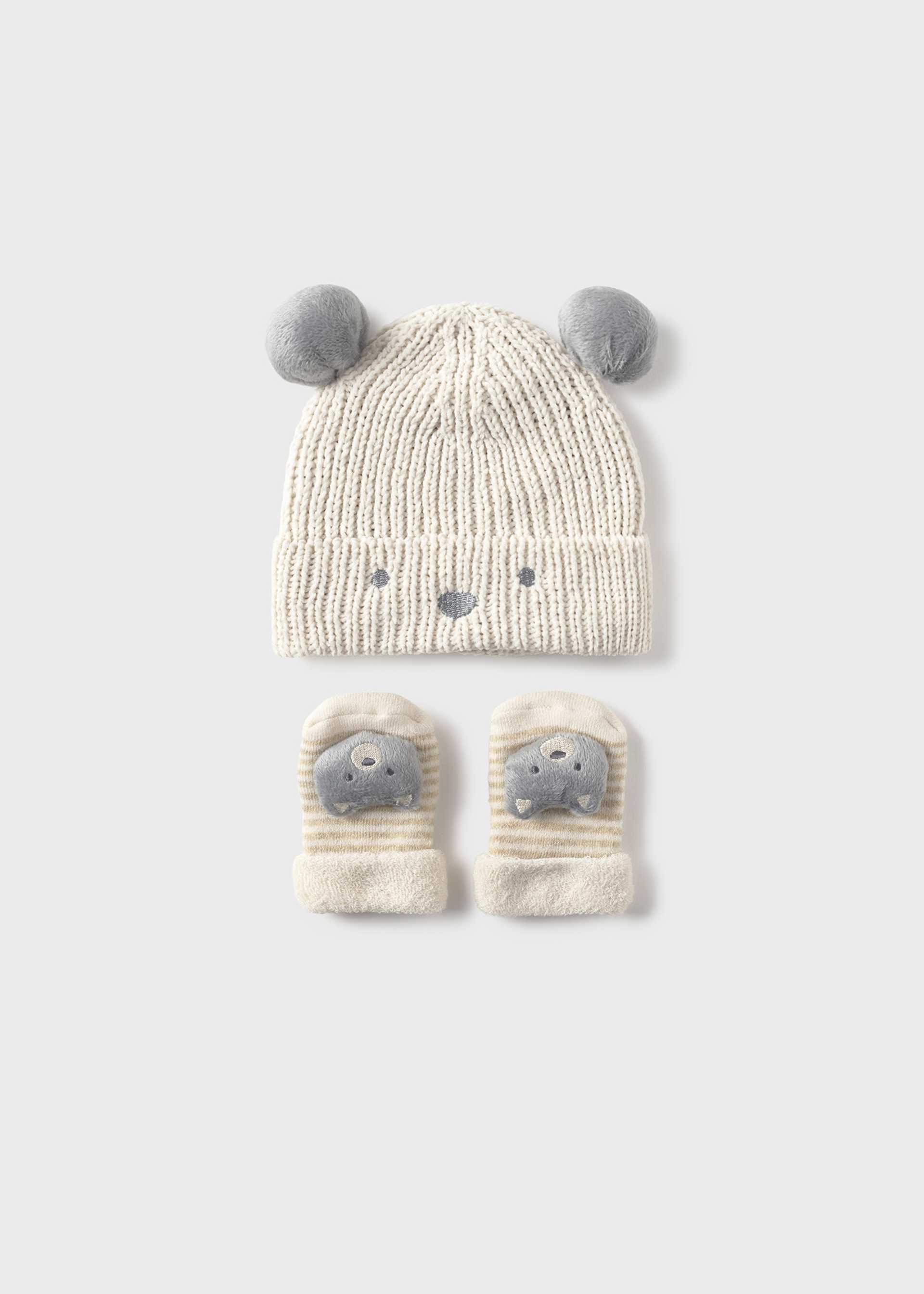 Newborn unisex hat and mittens set Newborn unisex hat and mittens set
