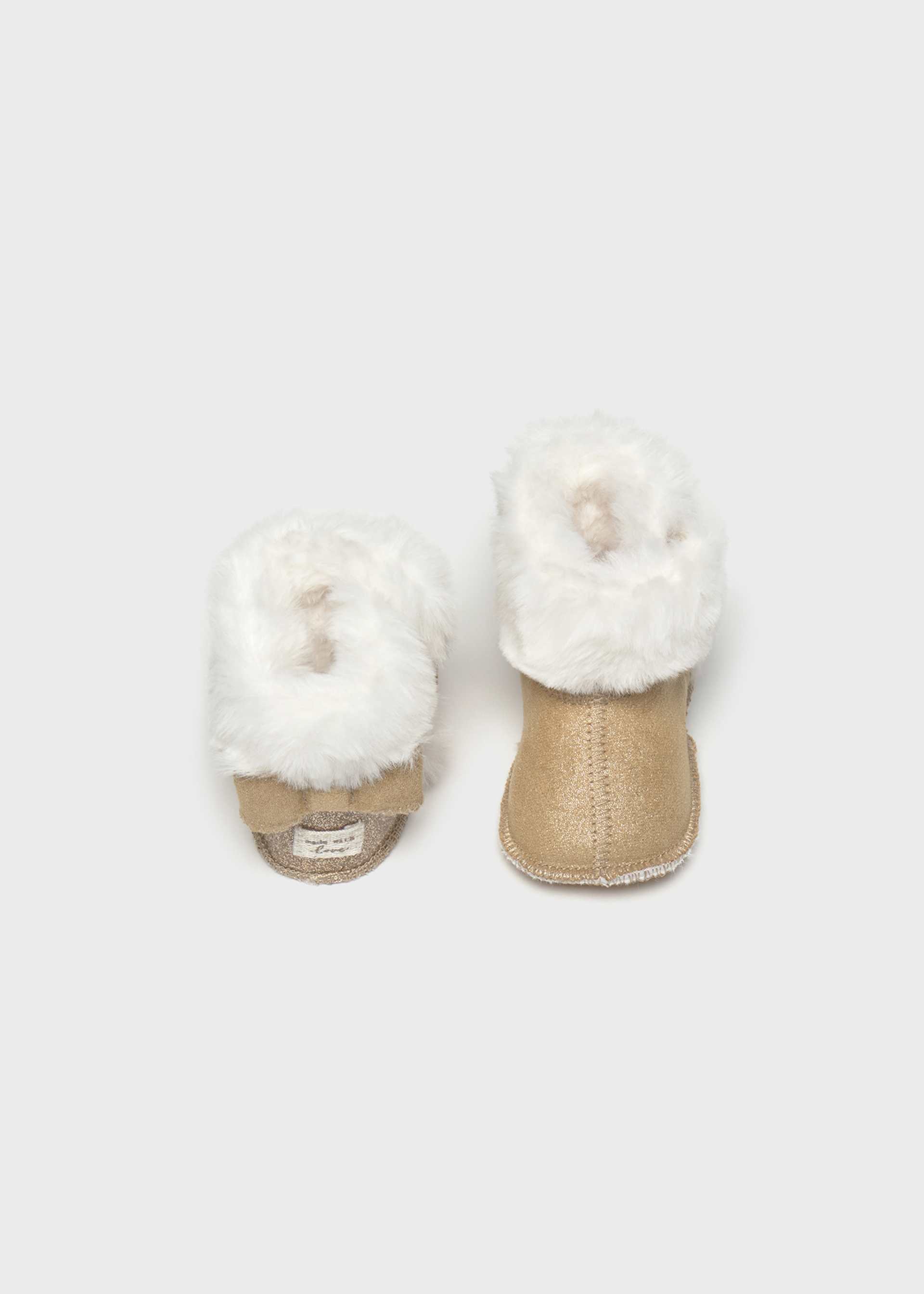 Newborn girl fur boots Newborn girl fur boots