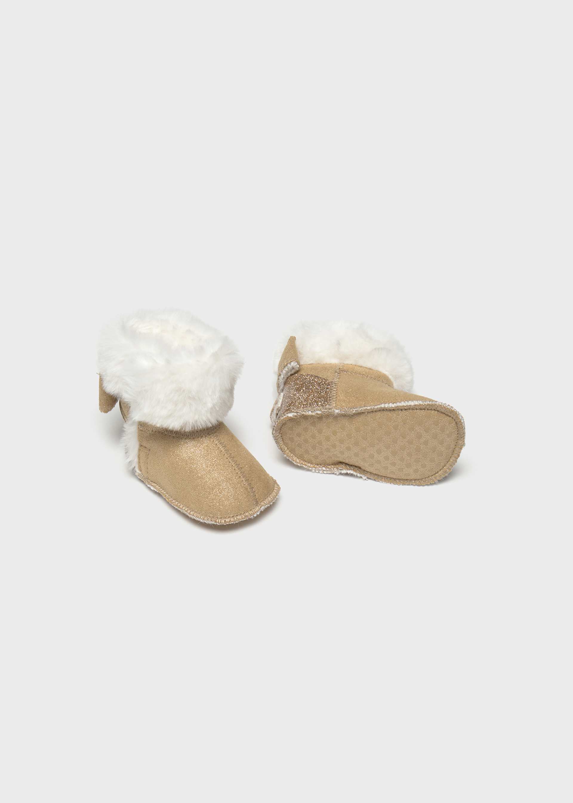 Newborn girl fur boots Newborn girl fur boots