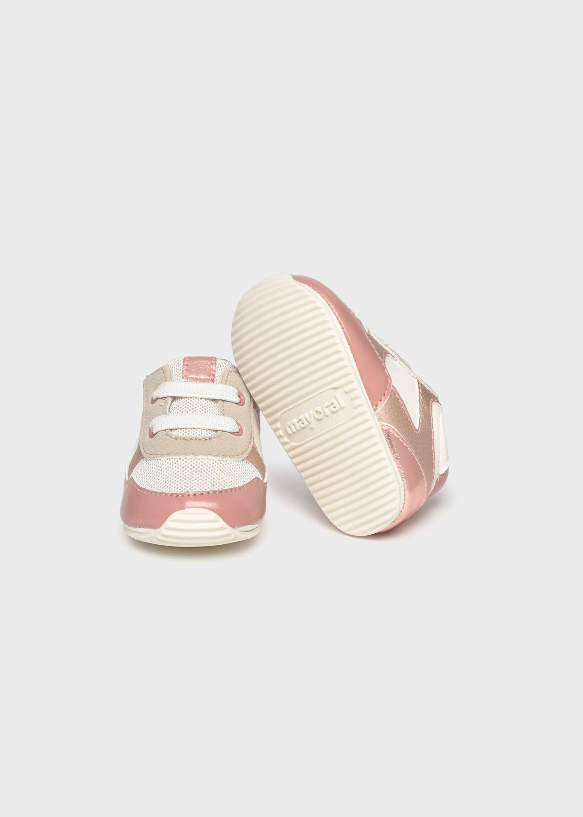 Buty sportowe dla noworodka