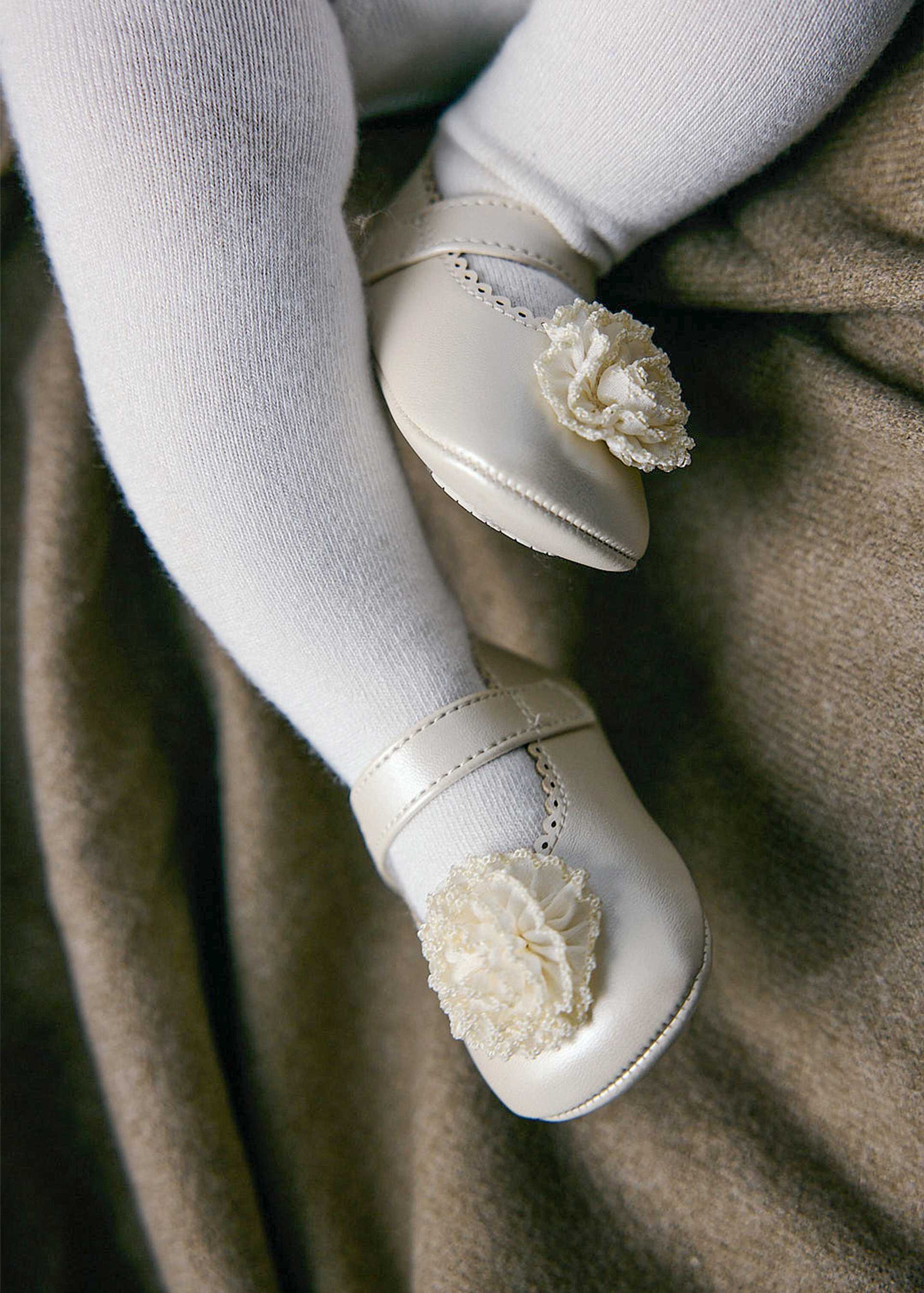 Chaussures fleur nouveau-né