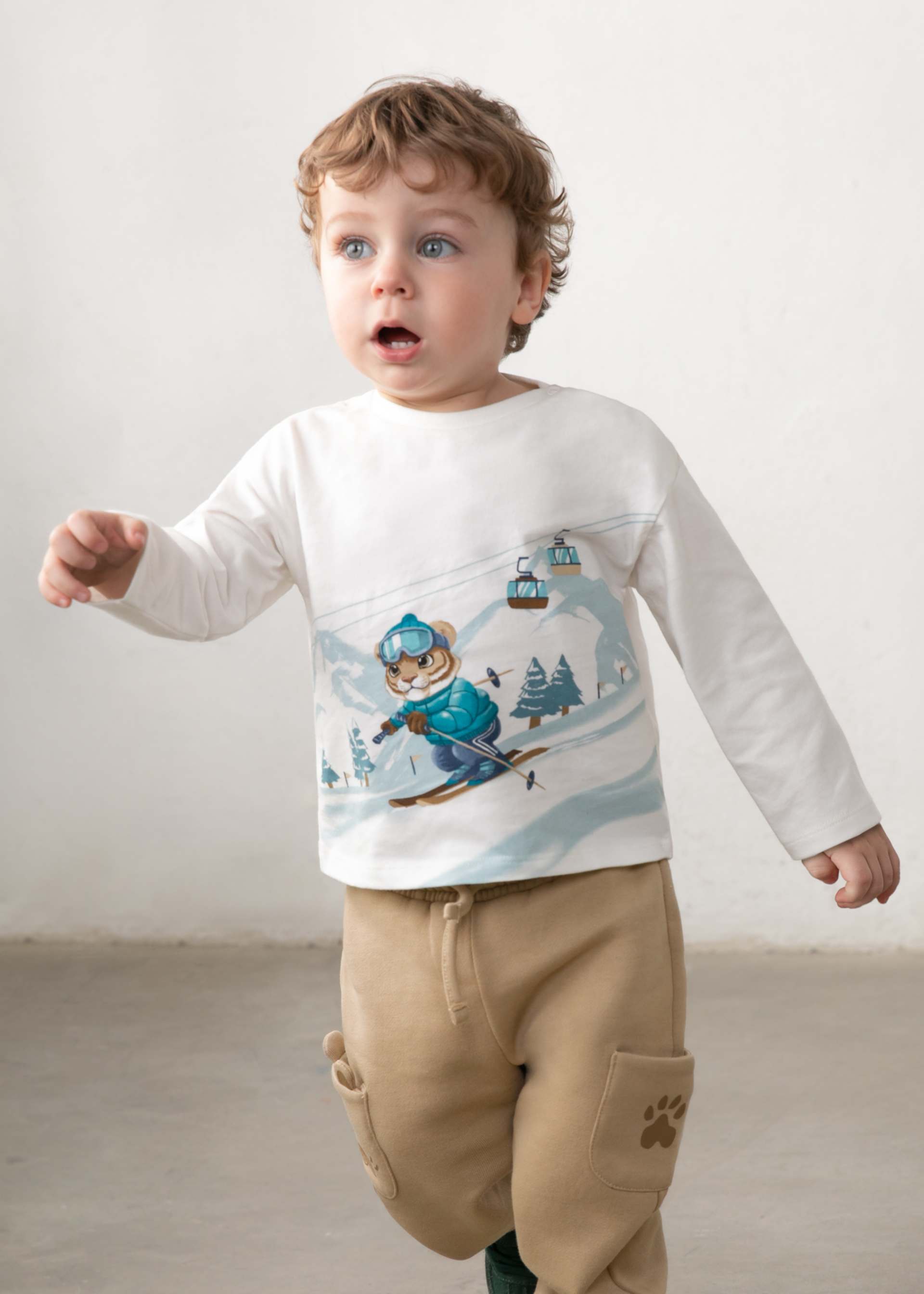 Baby tiger ski T-shirt