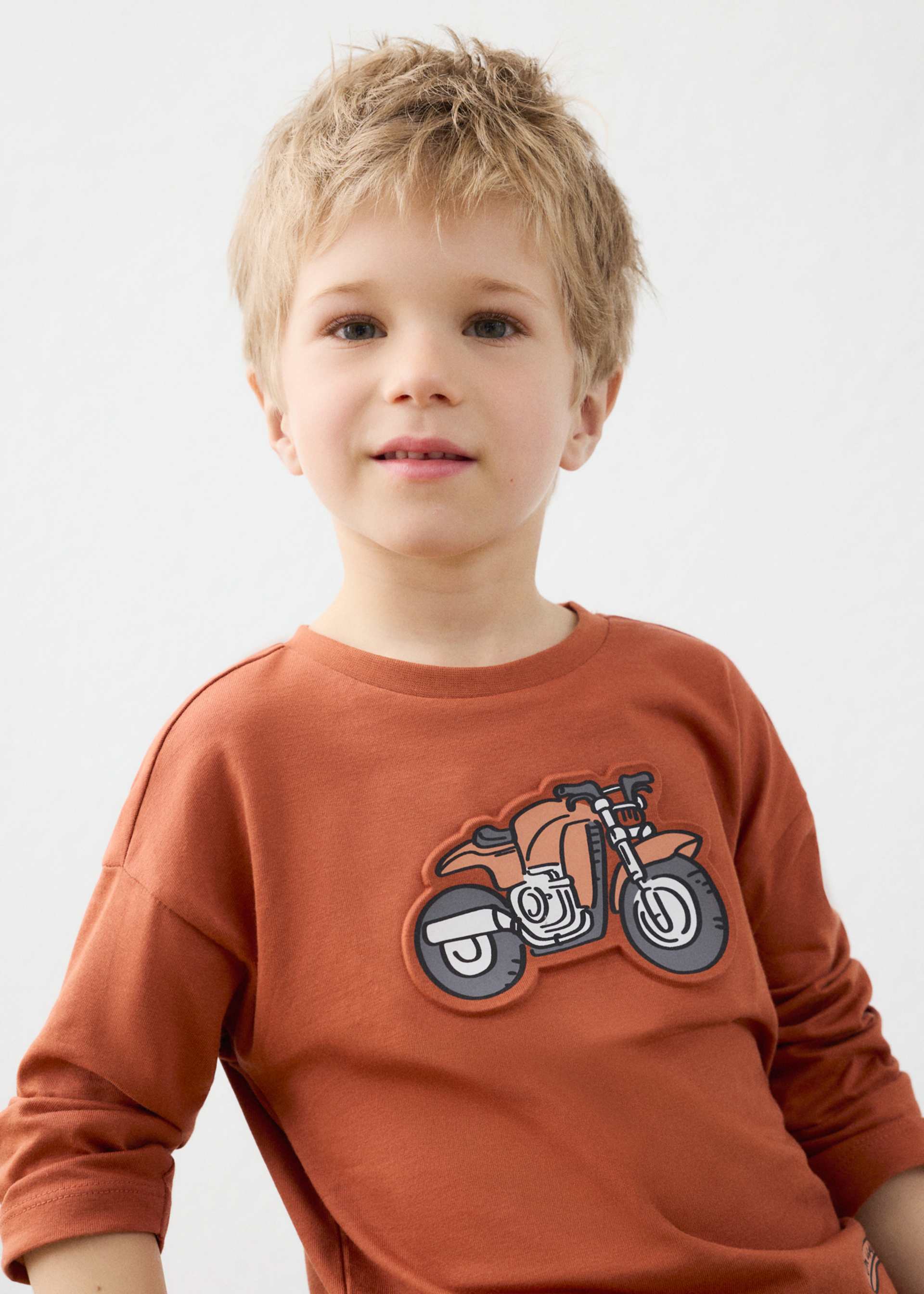 T-shirt voiture en relief garçon
