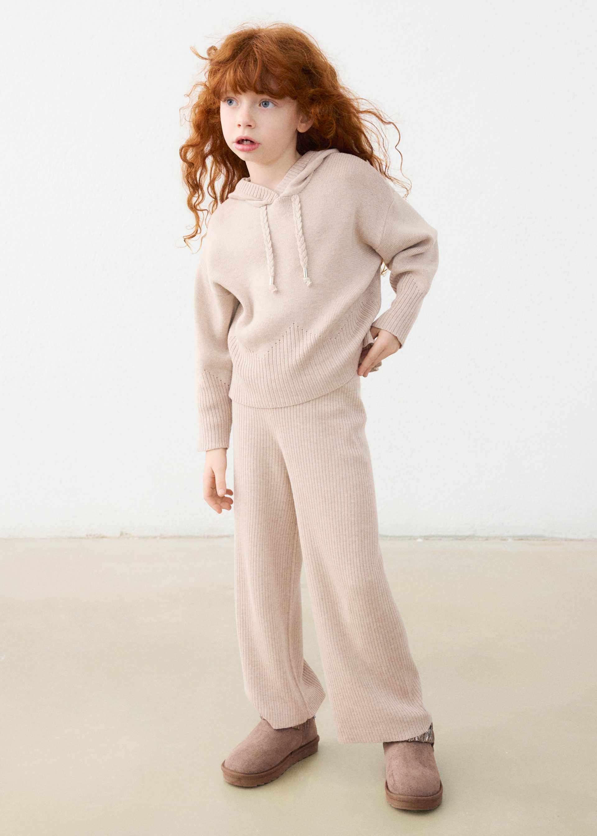 Conjunto pantalón y sudadera capucha niña